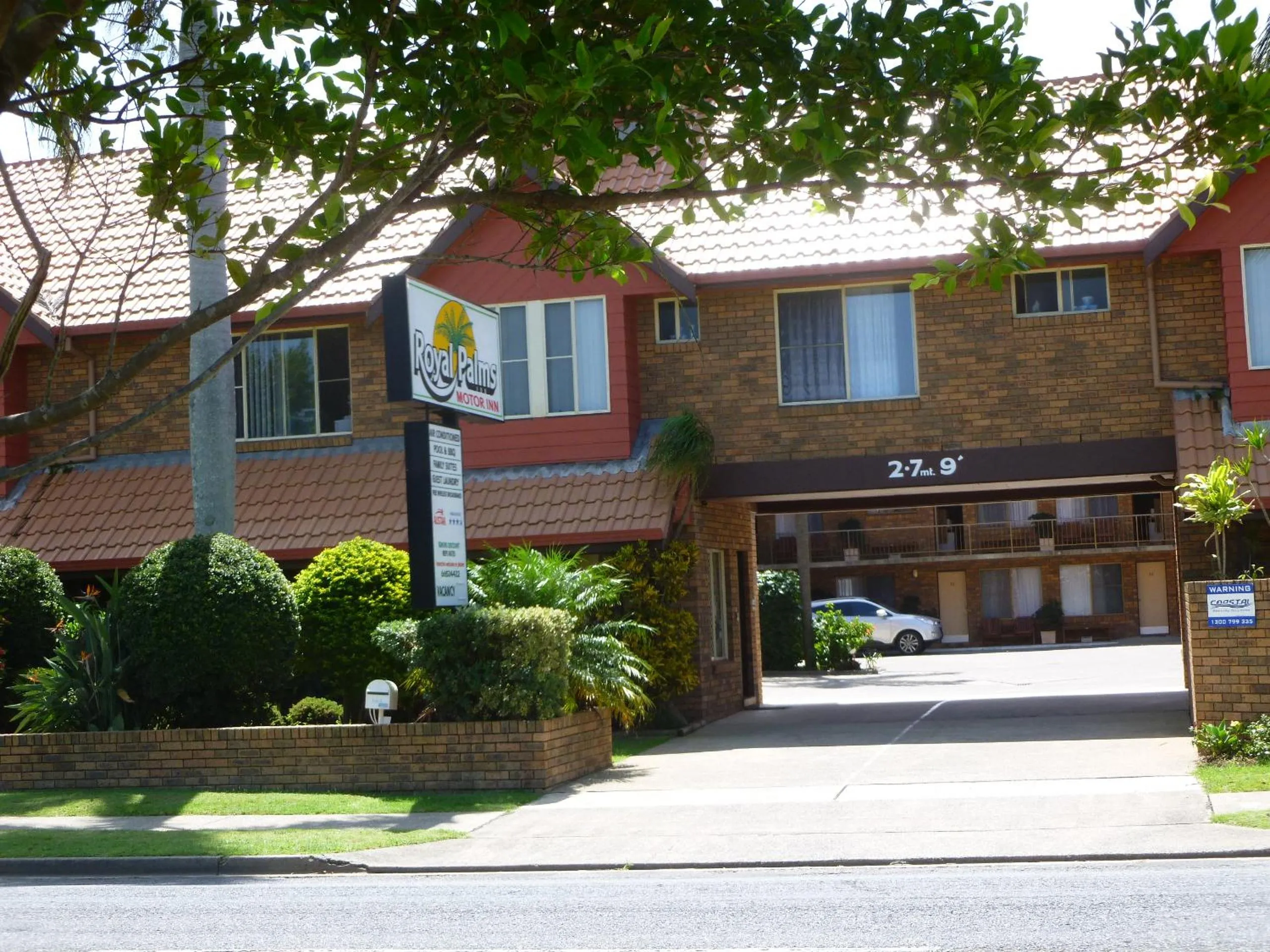 Facade/entrance in Royal Palms Motor Inn