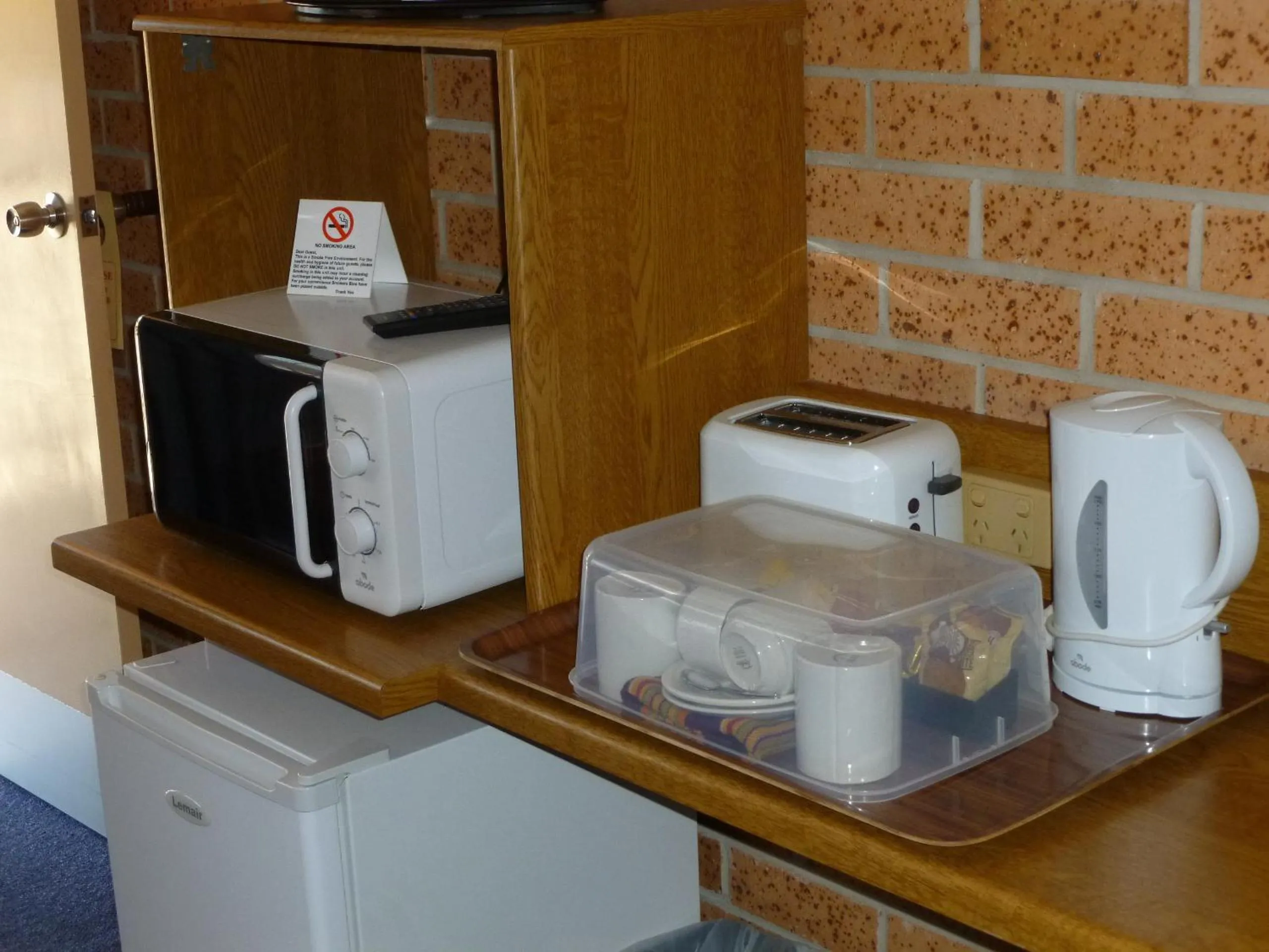 Coffee/tea facilities in Royal Palms Motor Inn