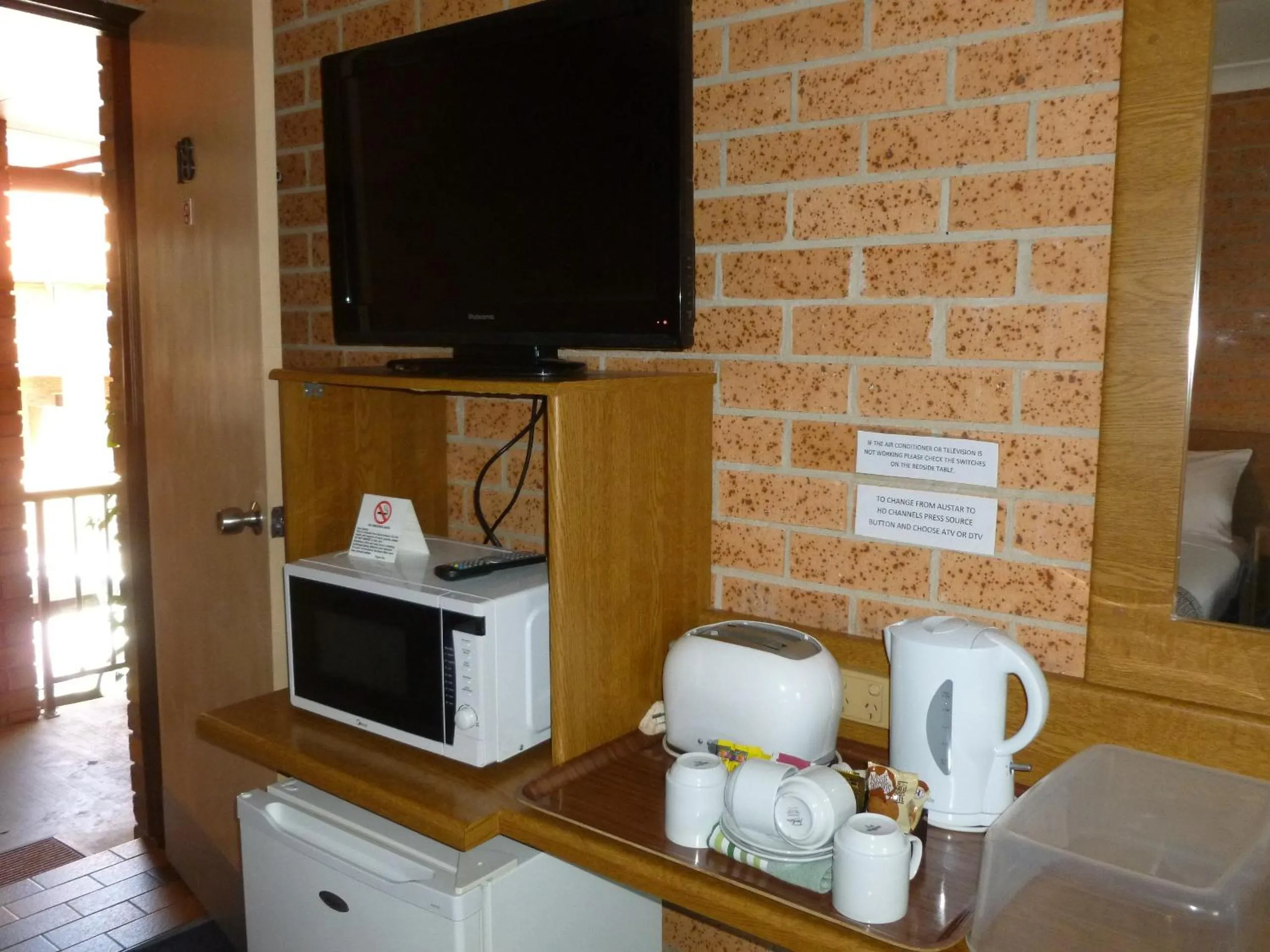 Coffee/tea facilities in Royal Palms Motor Inn