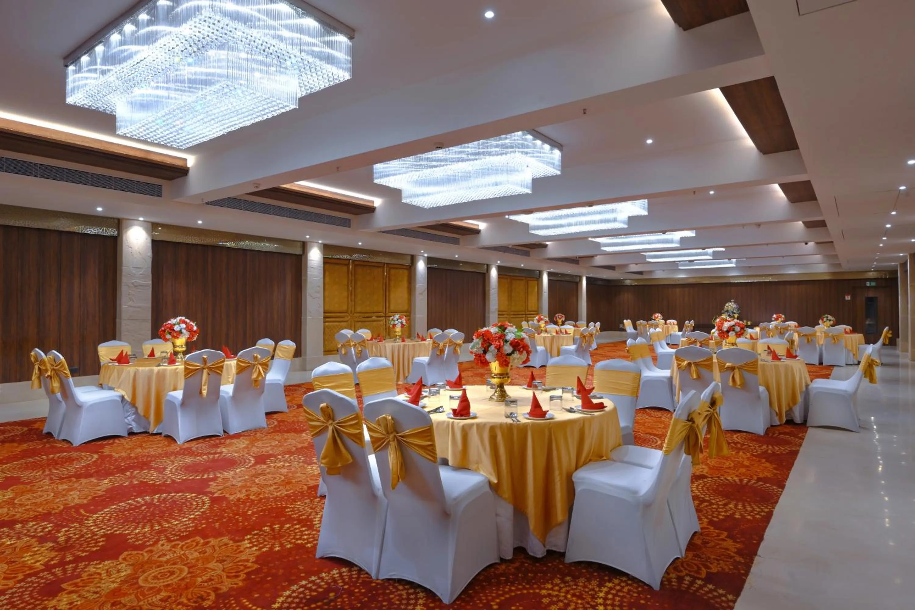 Banquet/Function facilities in Royale Sarovar Portico Agra