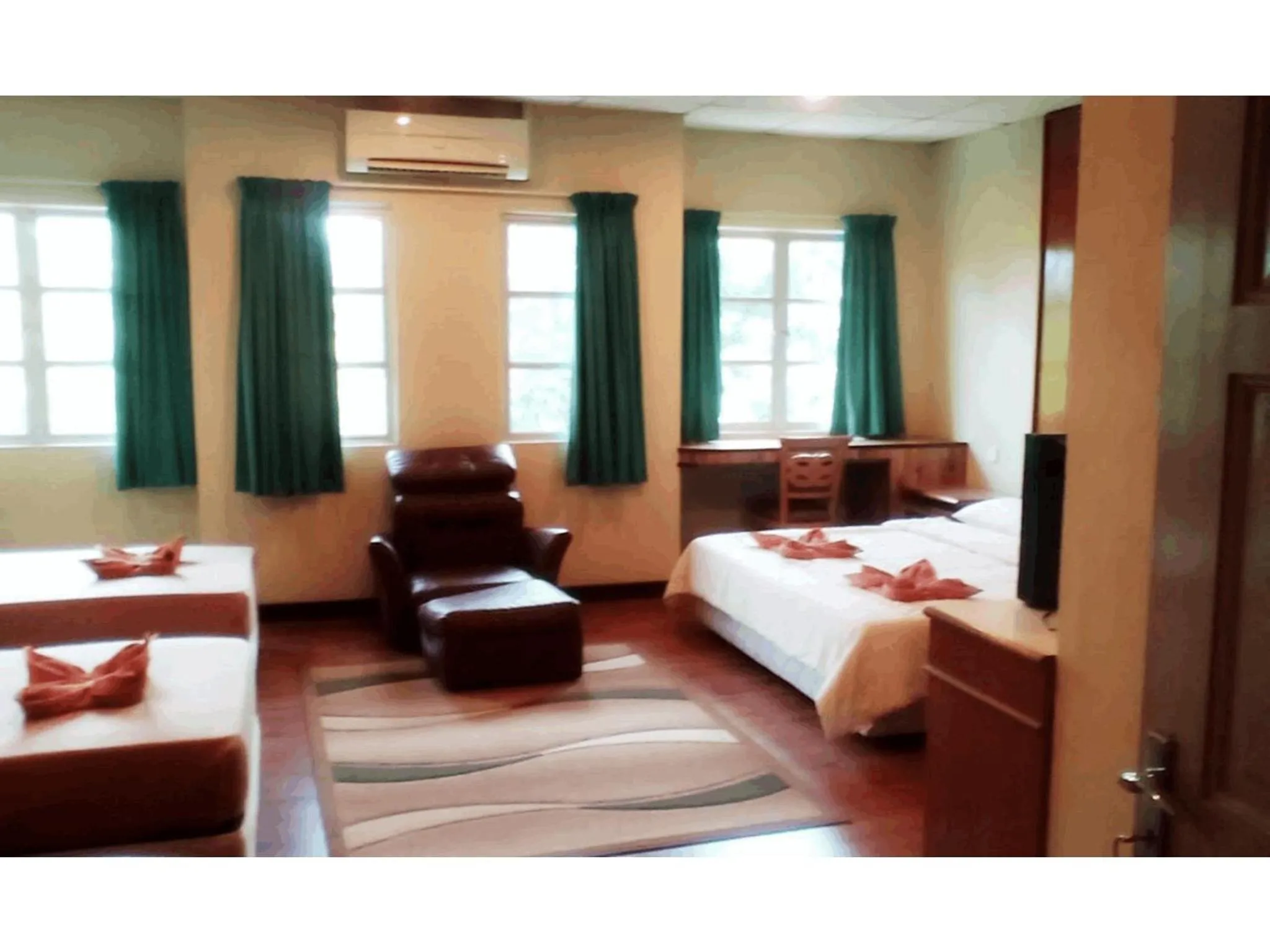 Photo of the whole room in Arwana Inn Tok Bali