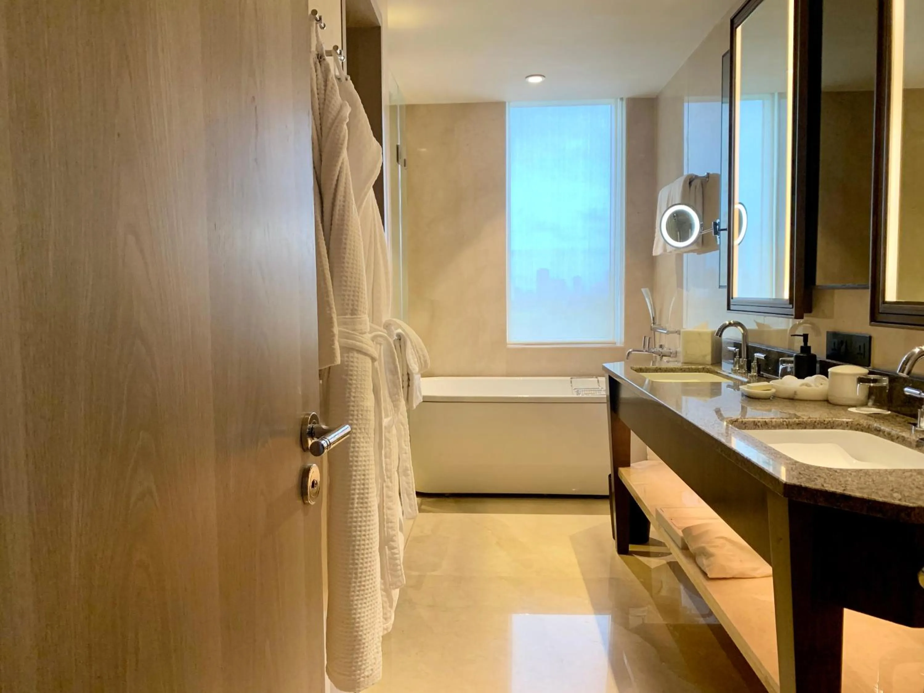 Bathroom in Four Seasons Hotel Mumbai