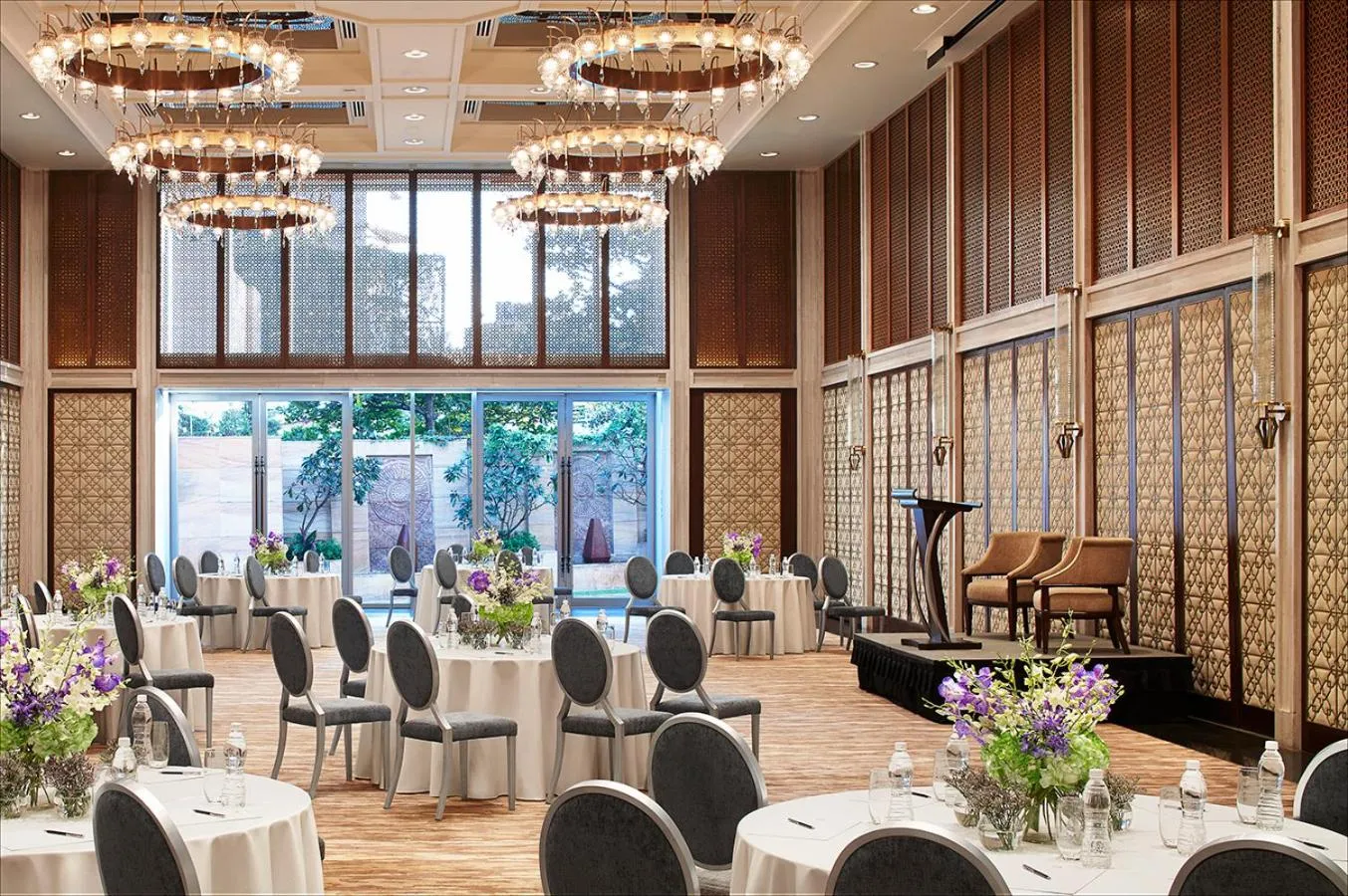 Banquet/Function facilities in Four Seasons Hotel Mumbai