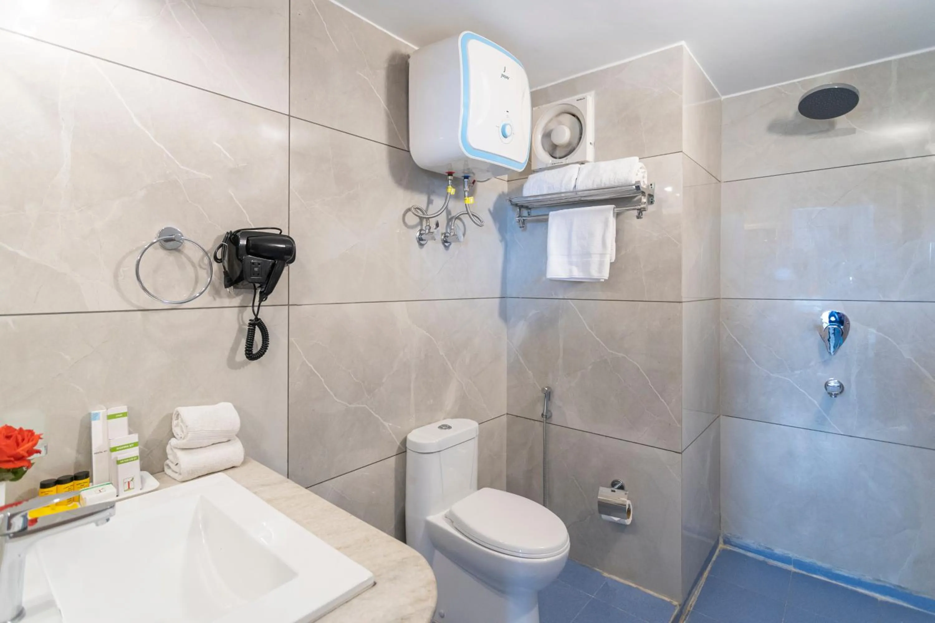 Shower in Toshali Royal View ,S H I M L A