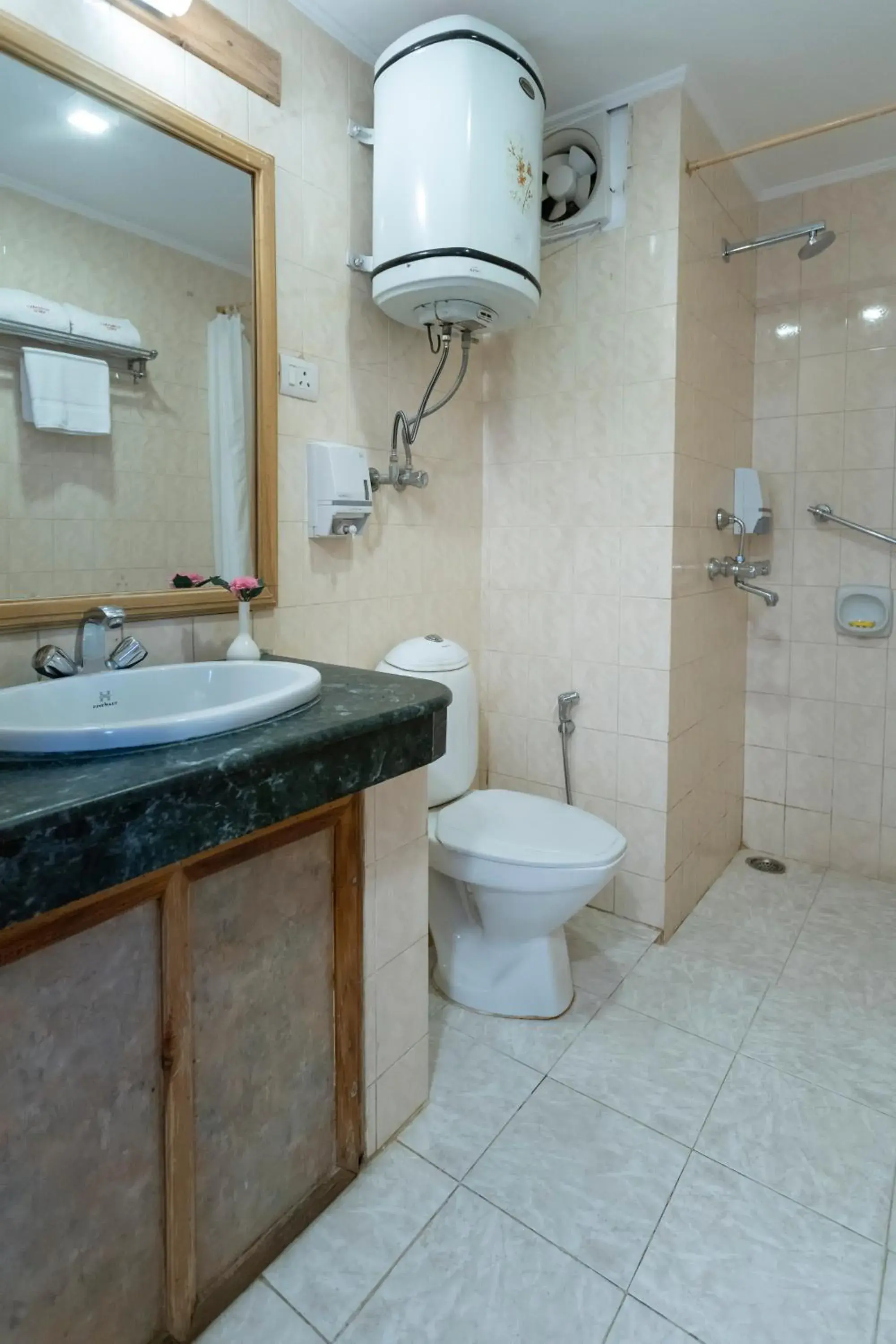 Royal Double Room in Toshali Royal View ,S H I M L A Royal Double Room in Toshali Royal View ,S H I M L A