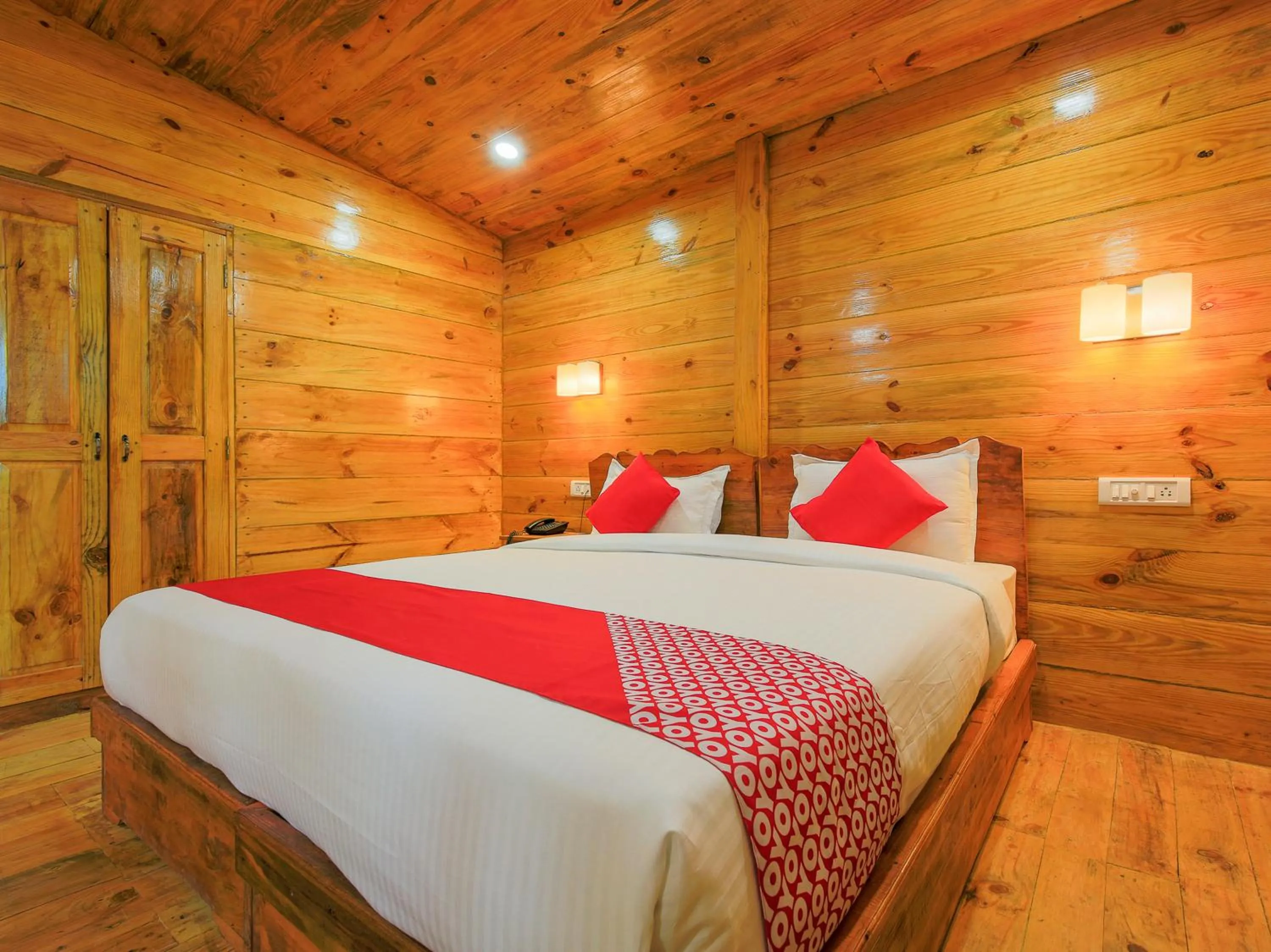 Bedroom, Bed in Brushwood Villa- Cottages and Bar