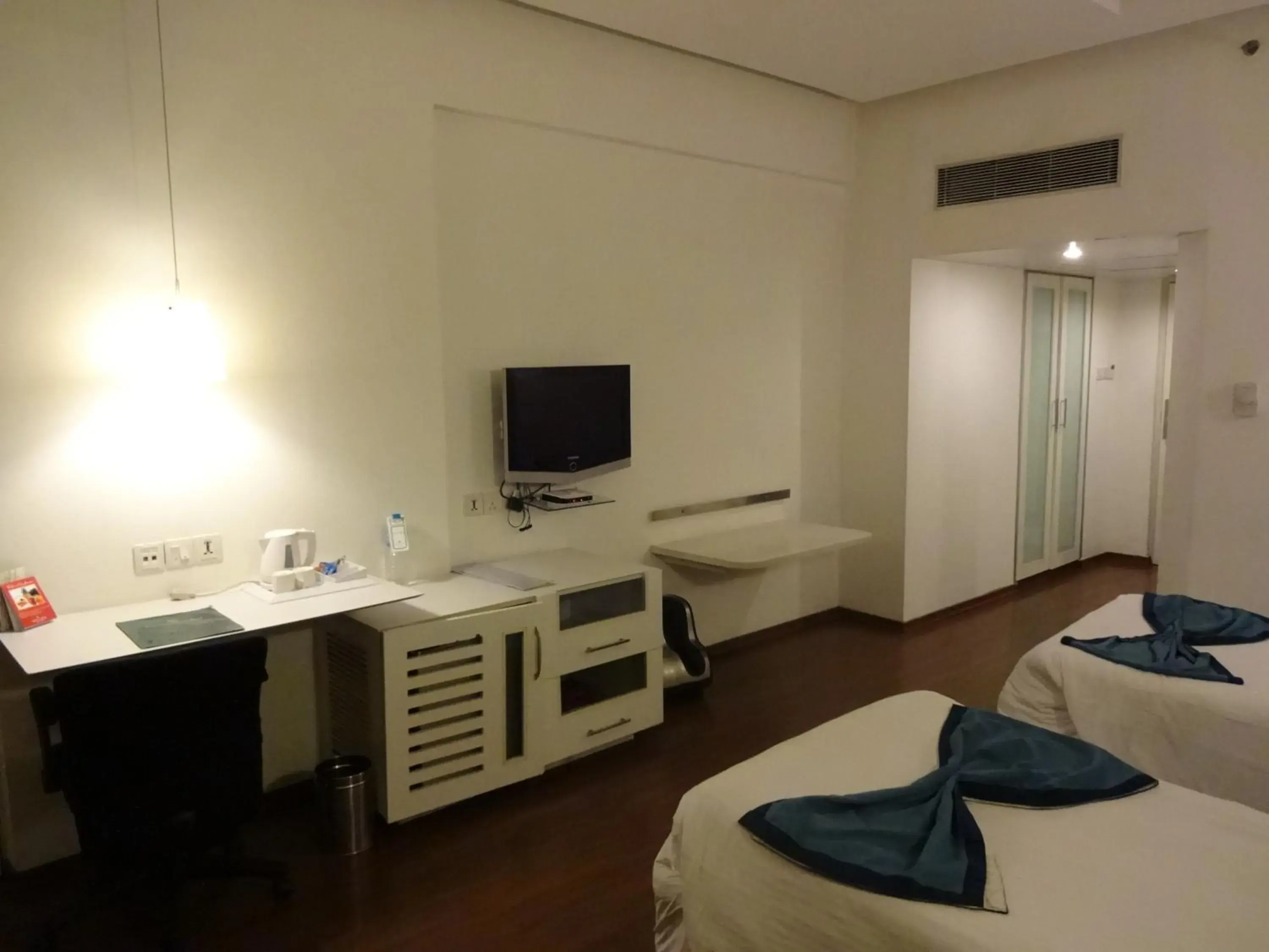 Superior Twin Room - single occupancy in The Central Court Superior Twin Room - single occupancy in The Central Court