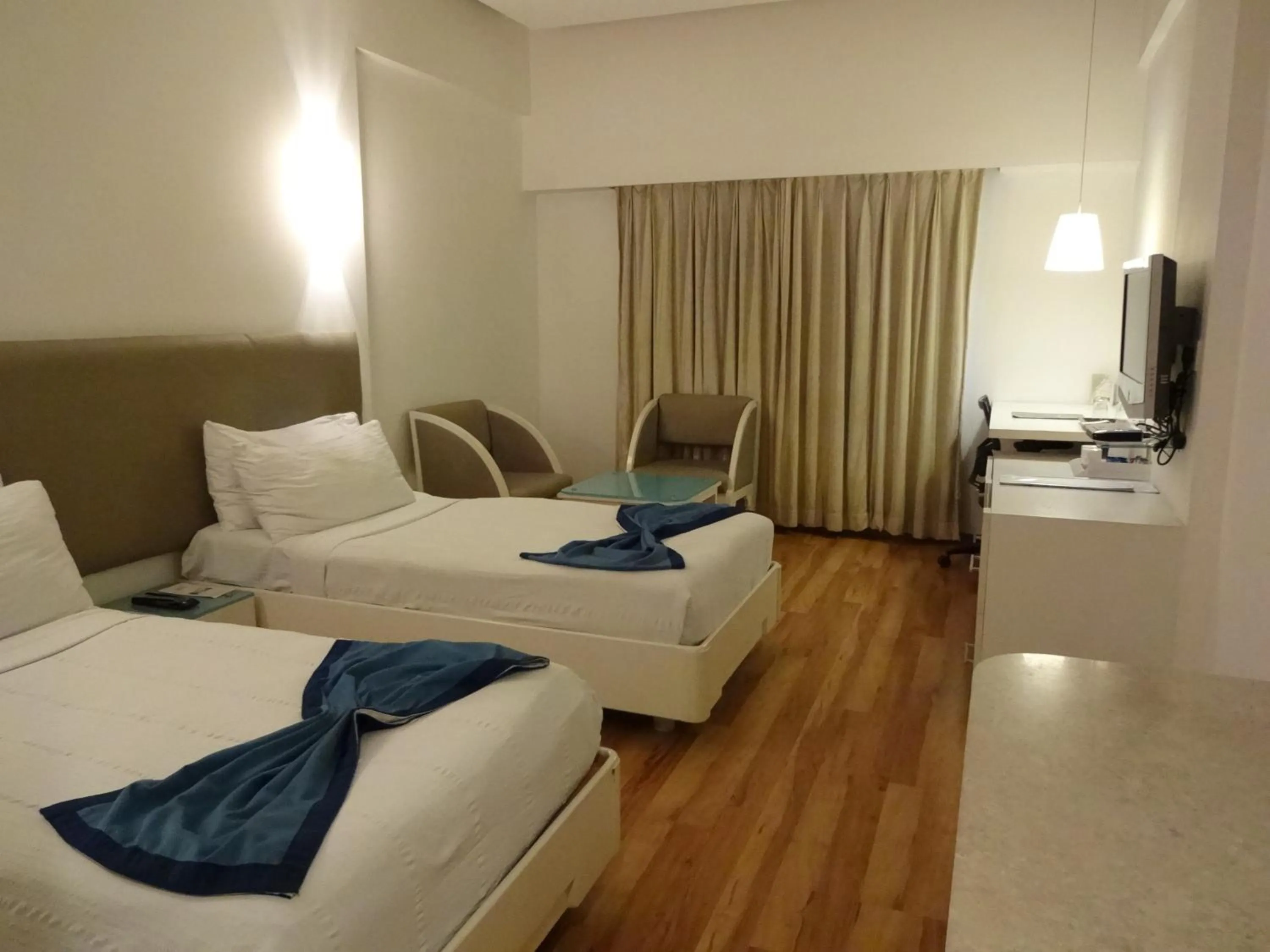 Photo of the whole room, Bed in The Central Court