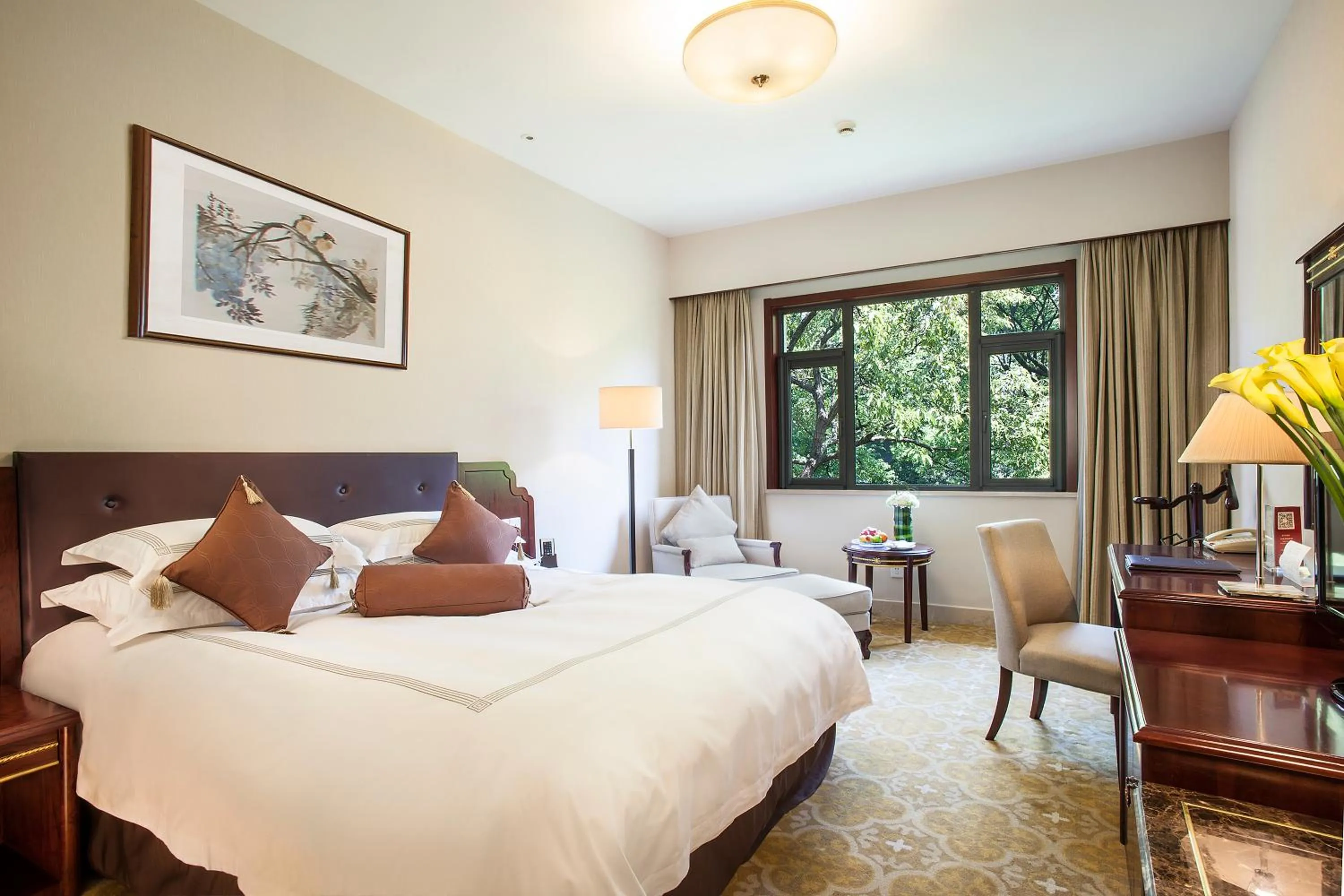 Photo of the whole room, Bed in Zhejiang Xizi Hotel