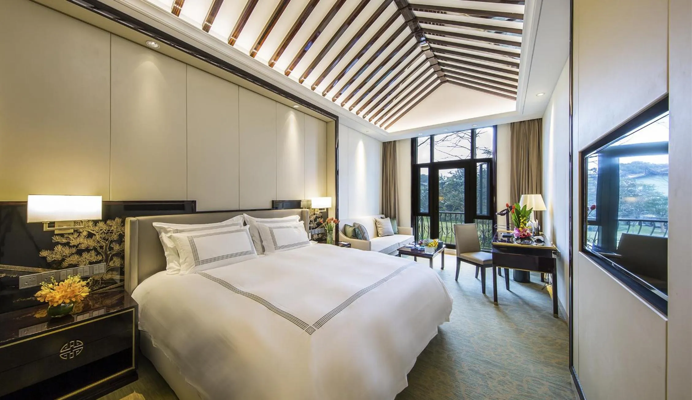 Photo of the whole room, Bed in Zhejiang Xizi Hotel