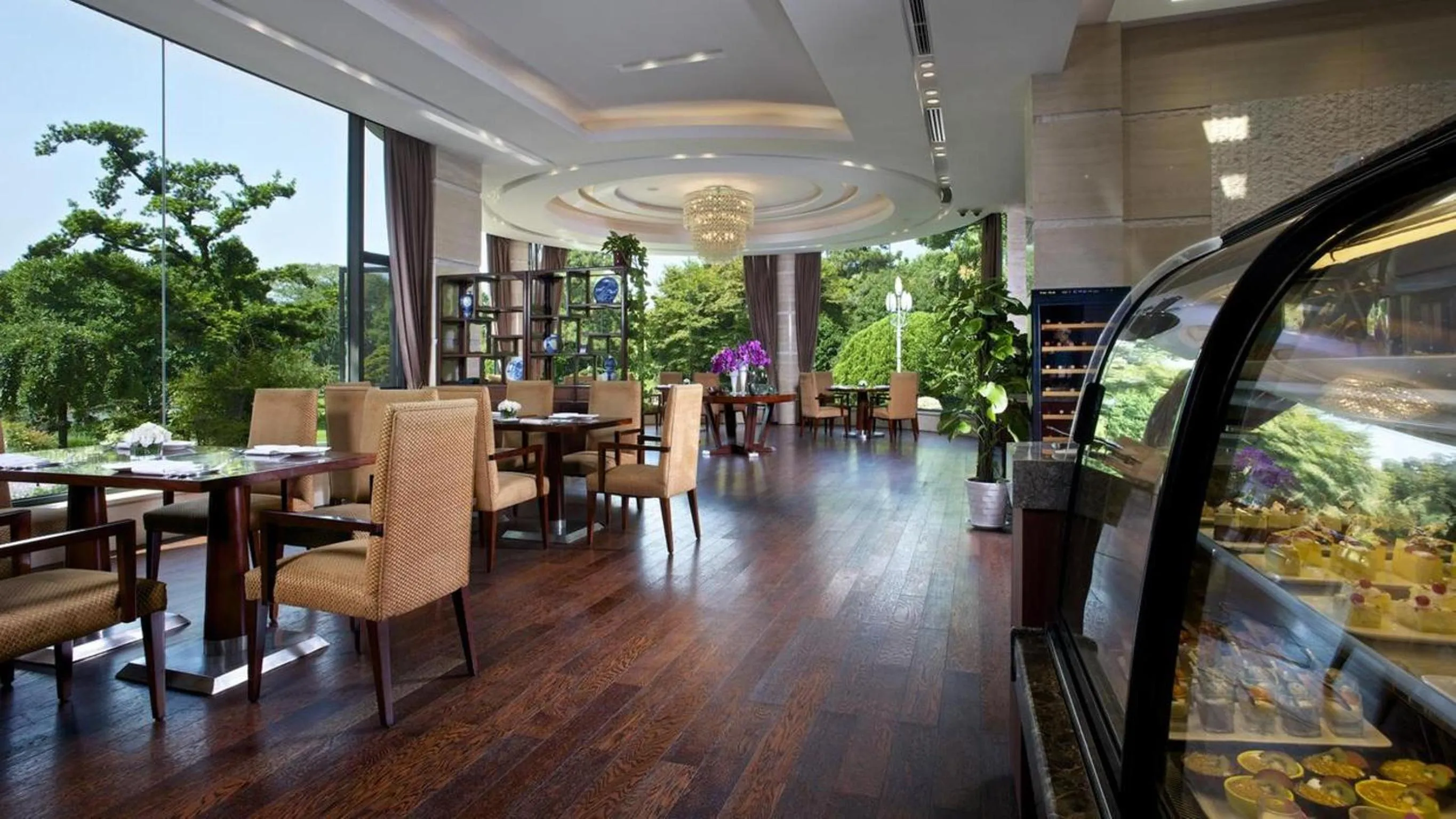 Restaurant/places to eat in Zhejiang Xizi Hotel