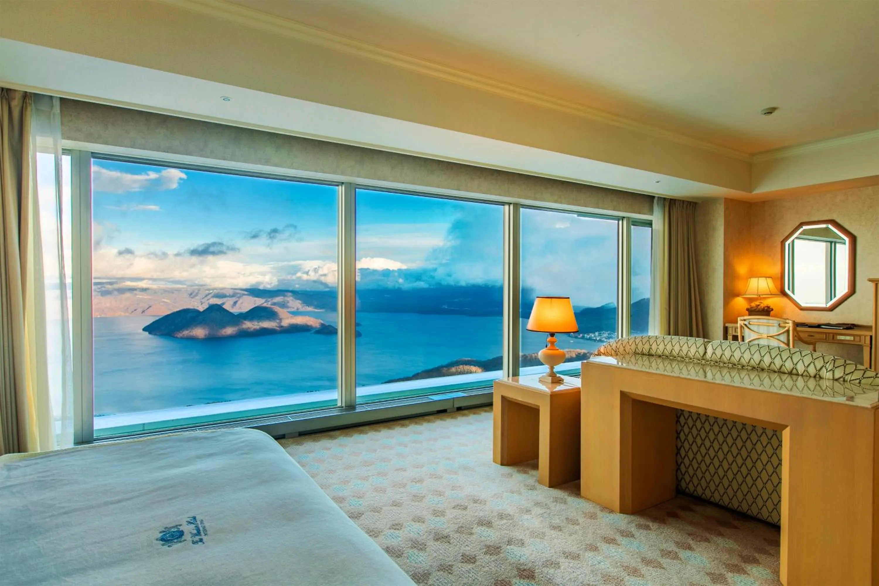 Photo of the whole room, Bed in The Windsor Hotel TOYA Vignette Collection