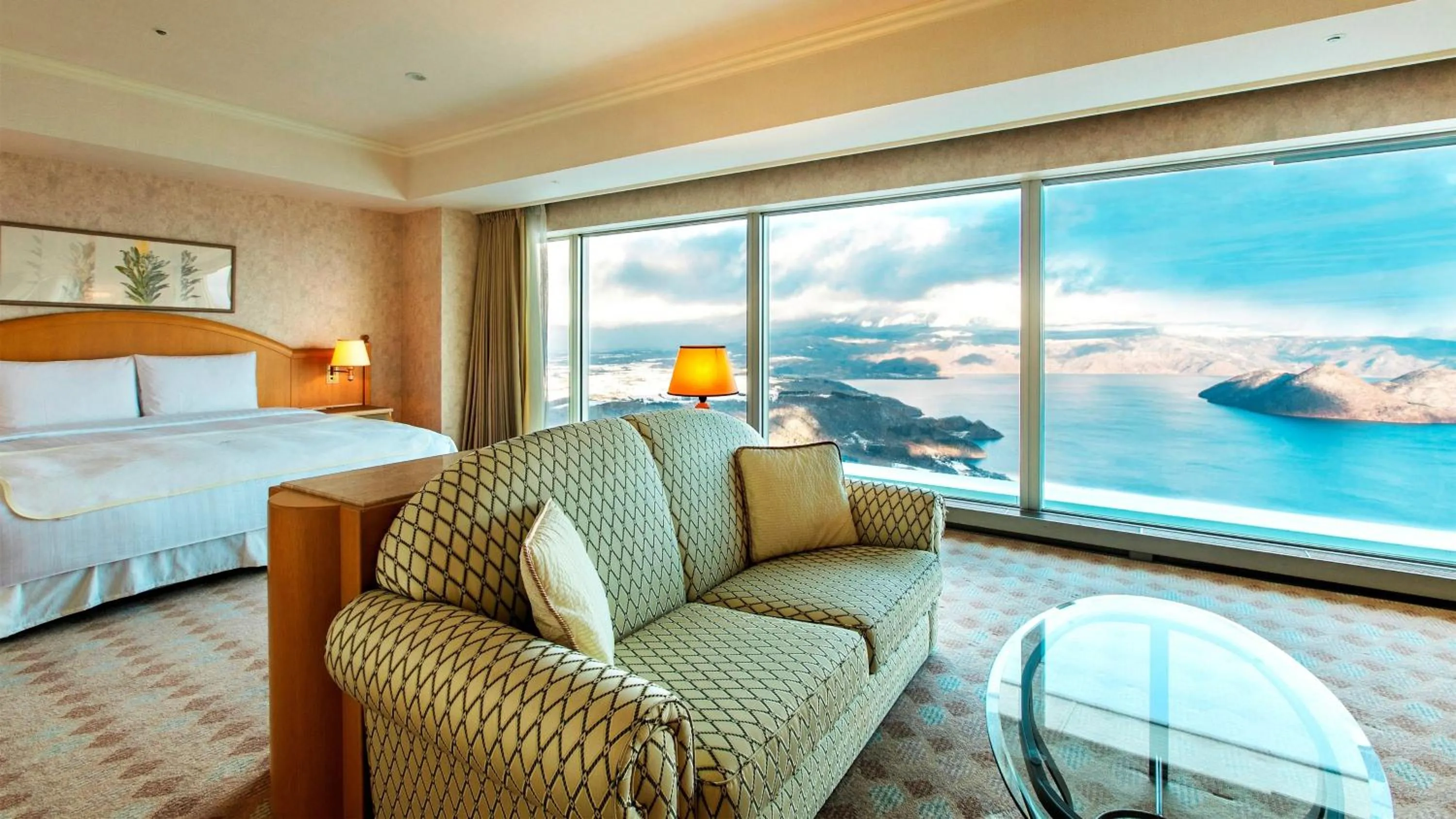 Photo of the whole room, Bed in The Windsor Hotel TOYA Vignette Collection