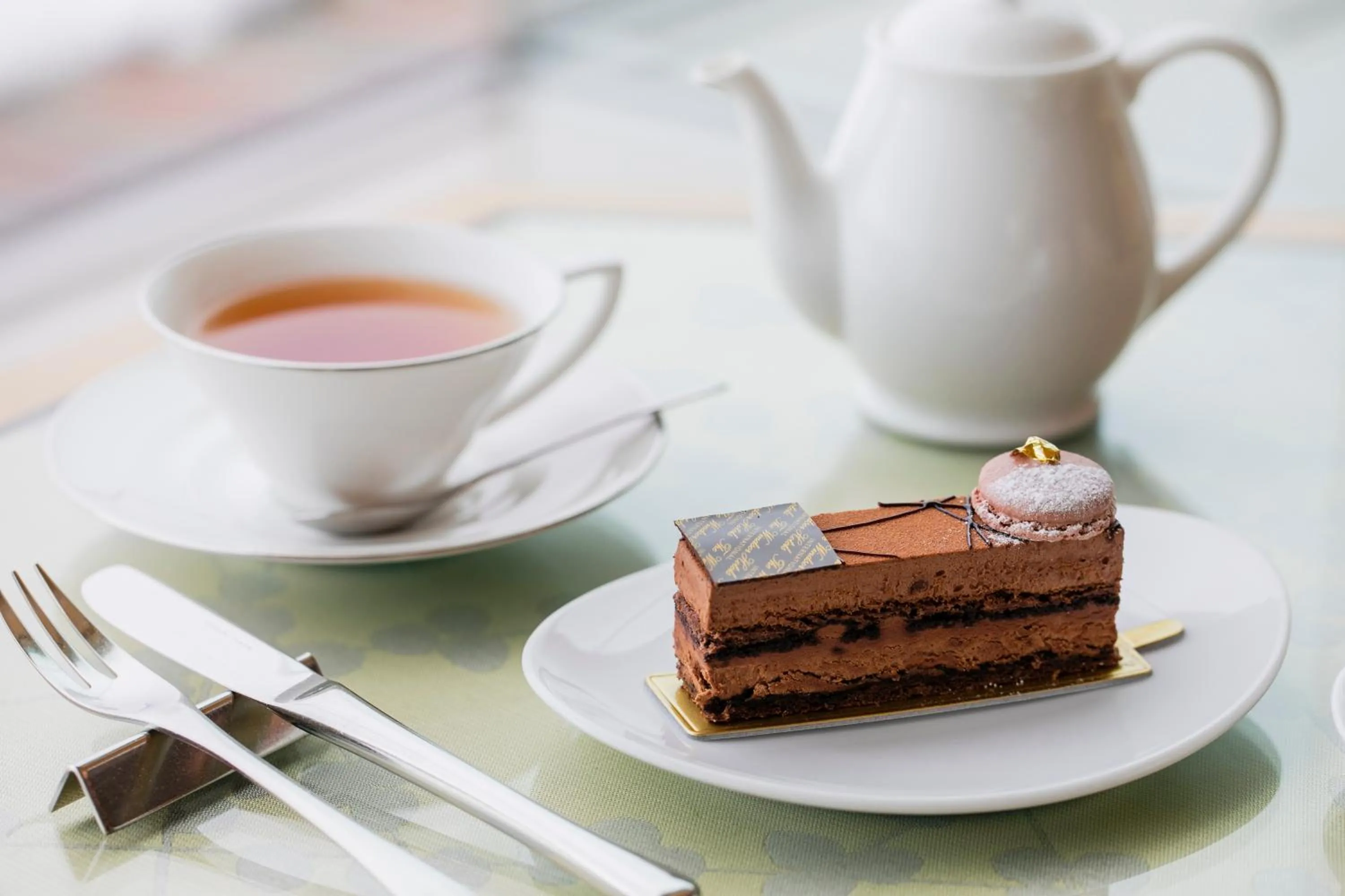 Food and drinks in The Windsor Hotel TOYA Vignette Collection