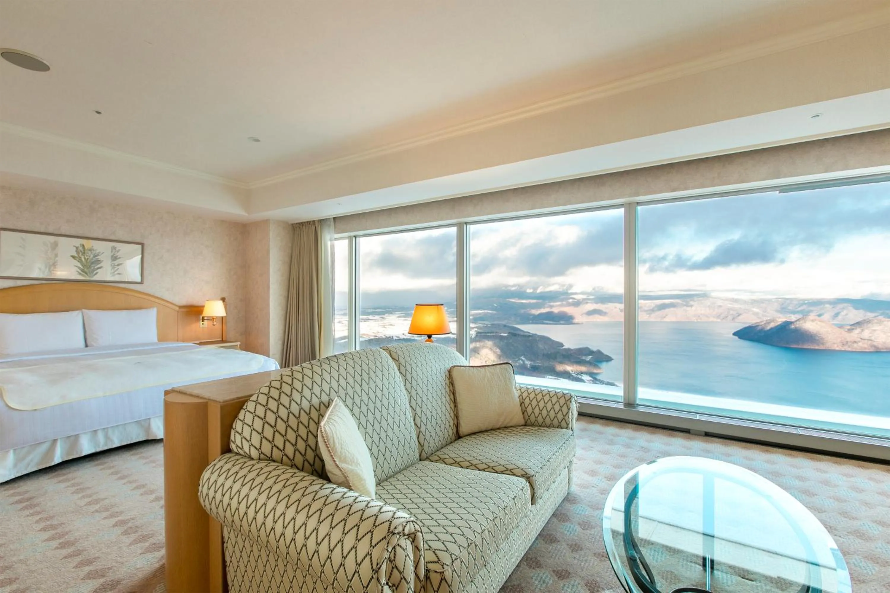 Lake view, Bed in The Windsor Hotel TOYA Vignette Collection