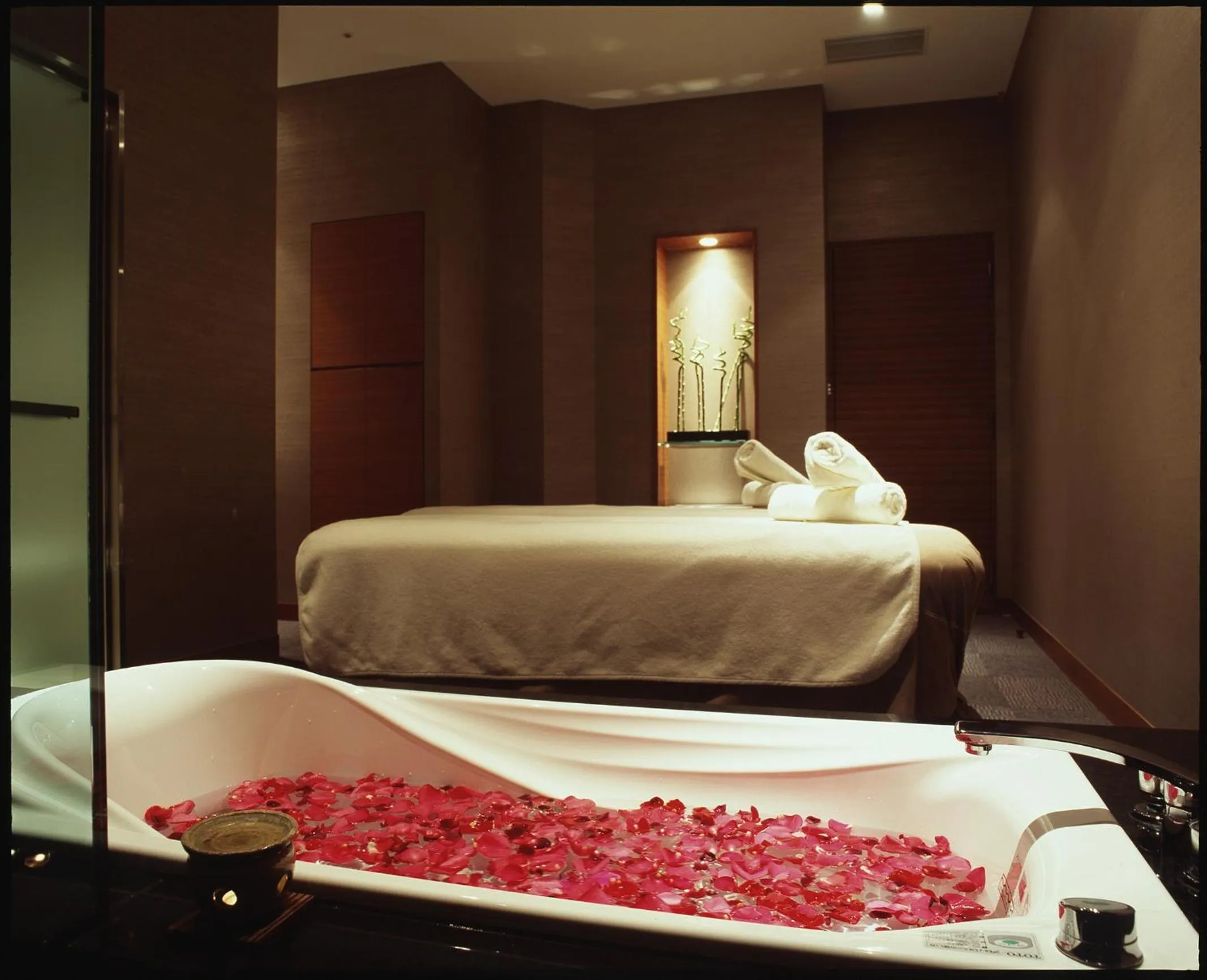 Spa and wellness centre/facilities, Bed in The Windsor Hotel TOYA Vignette Collection