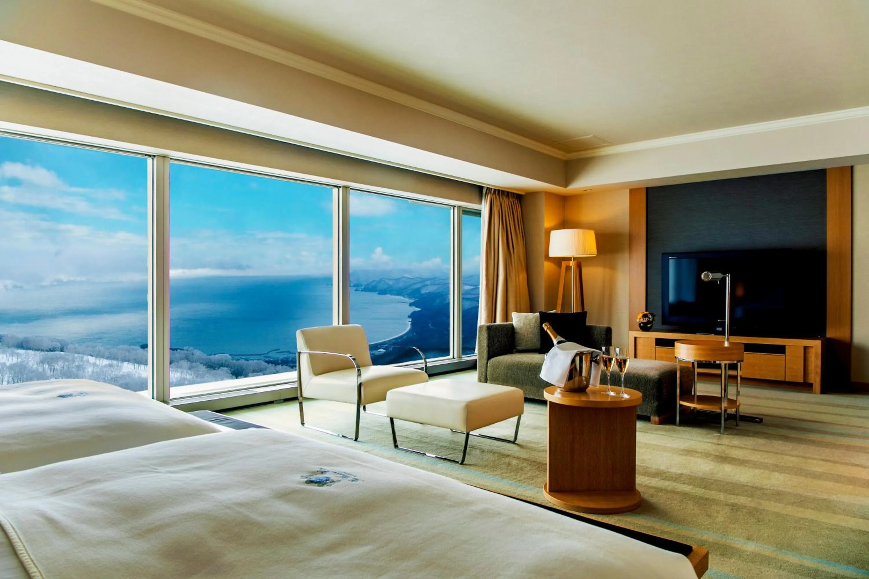 Photo of the whole room, Bed in The Windsor Hotel TOYA Vignette Collection