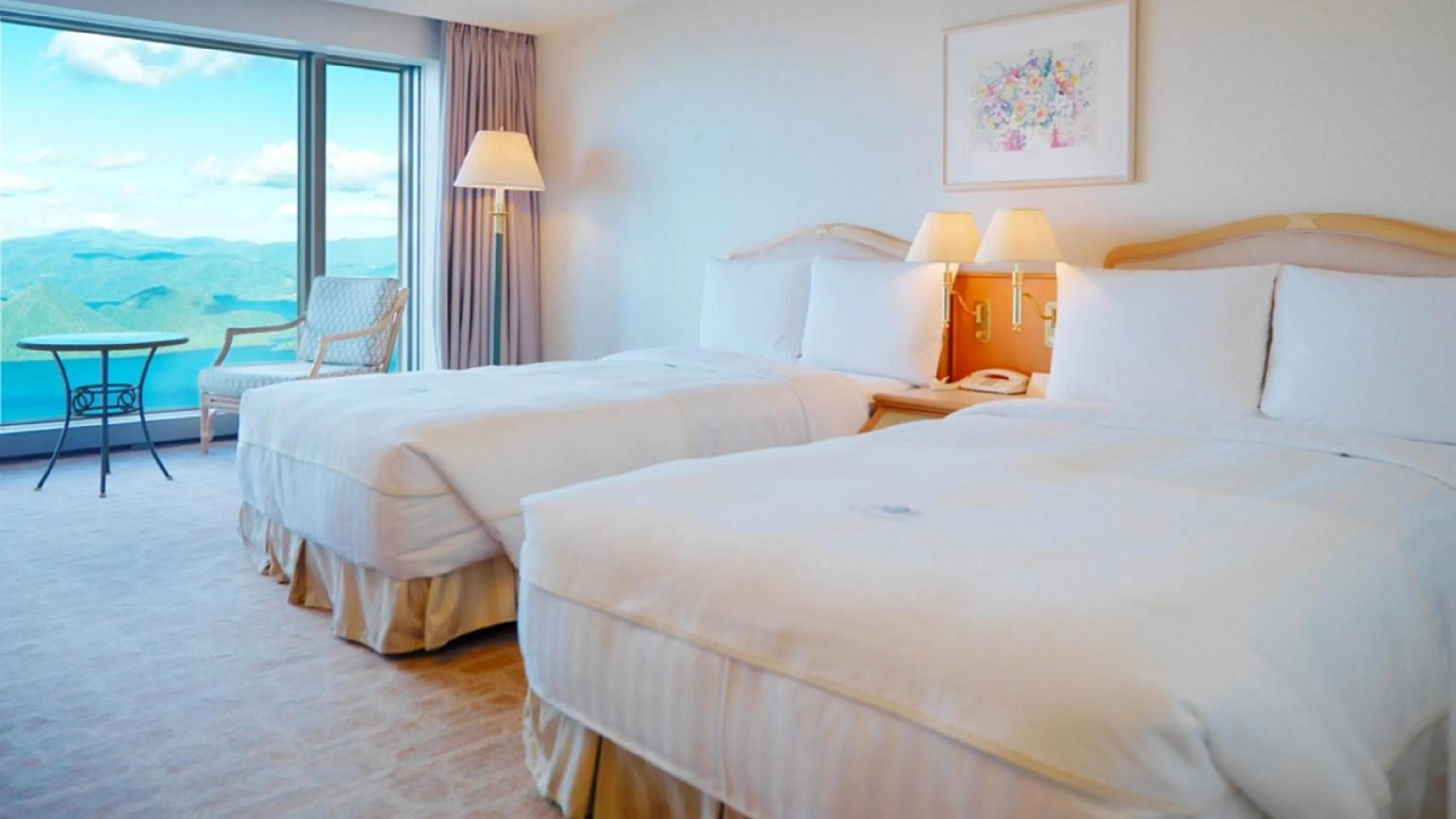 Photo of the whole room, Bed in The Windsor Hotel TOYA Vignette Collection