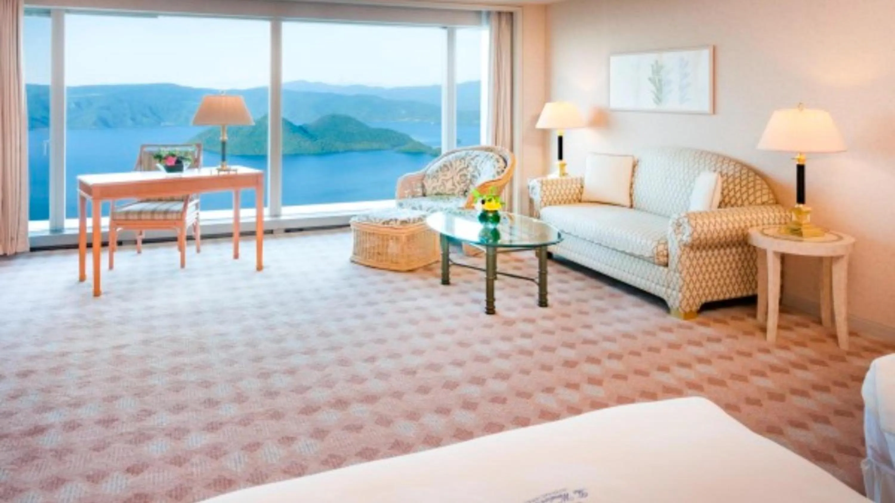 Photo of the whole room, Bed in The Windsor Hotel TOYA Vignette Collection