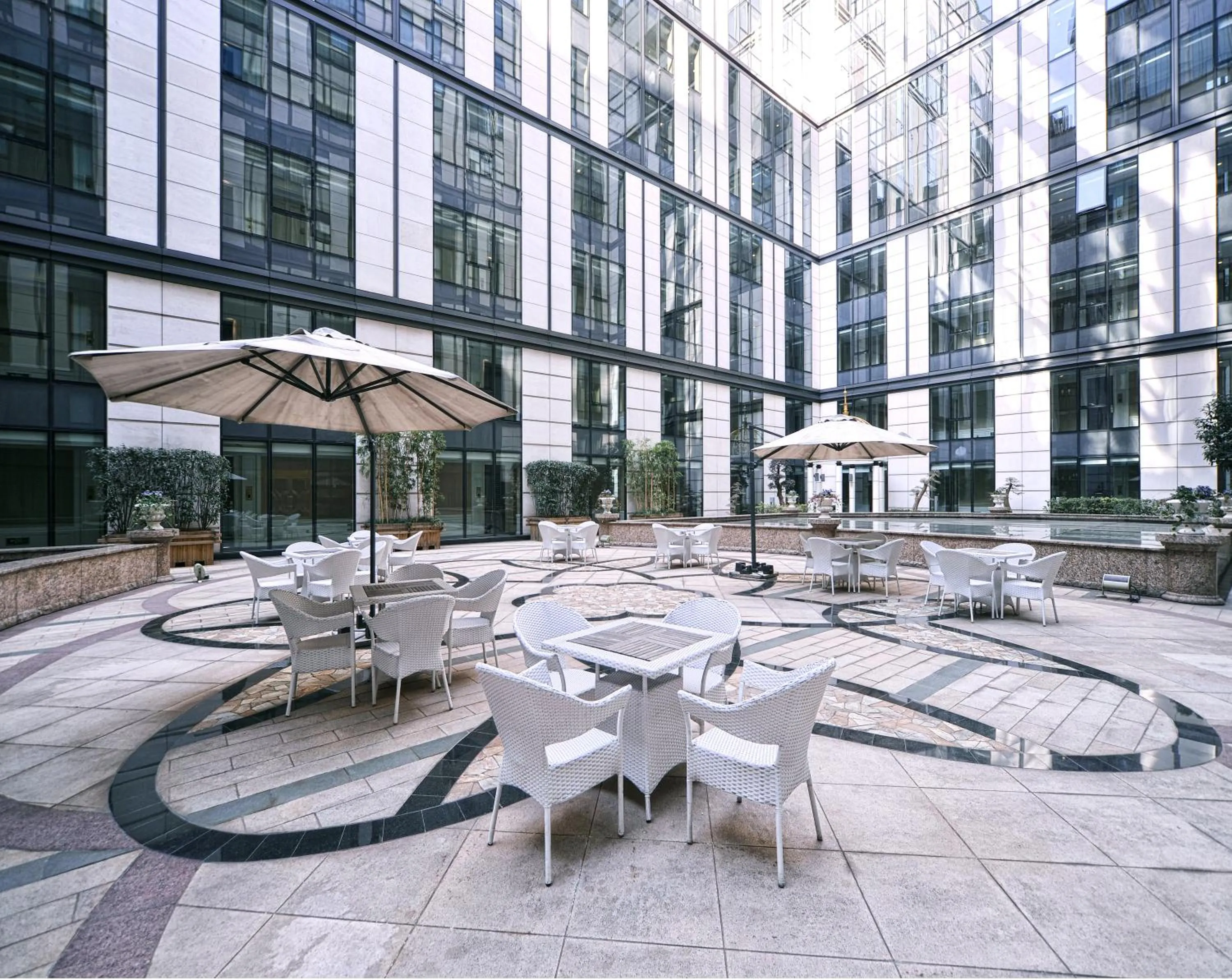 Garden in Grand Central Hotel Shanghai - Nanjing Road