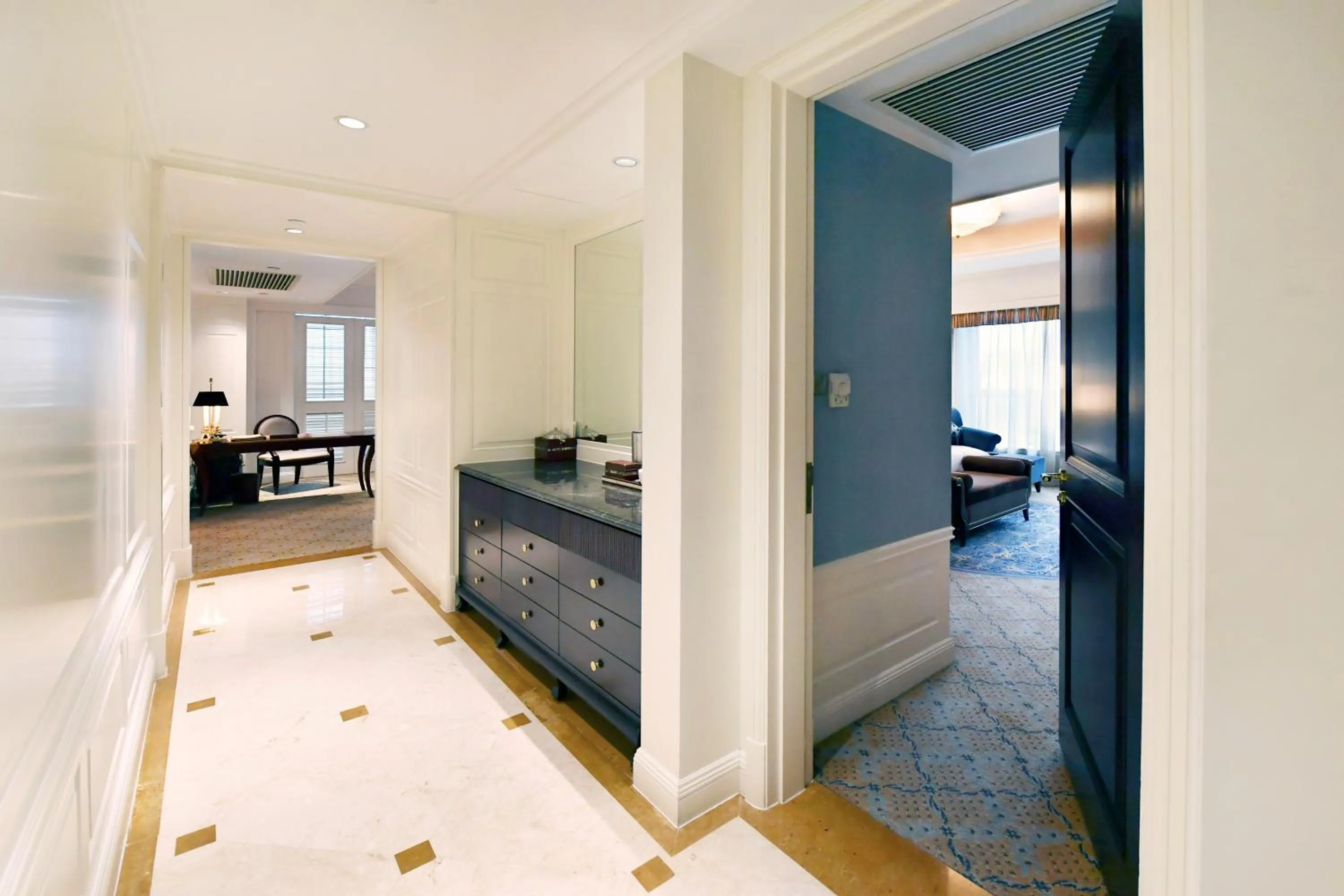 Photo of the whole room in Grand Central Hotel Shanghai - Nanjing Road