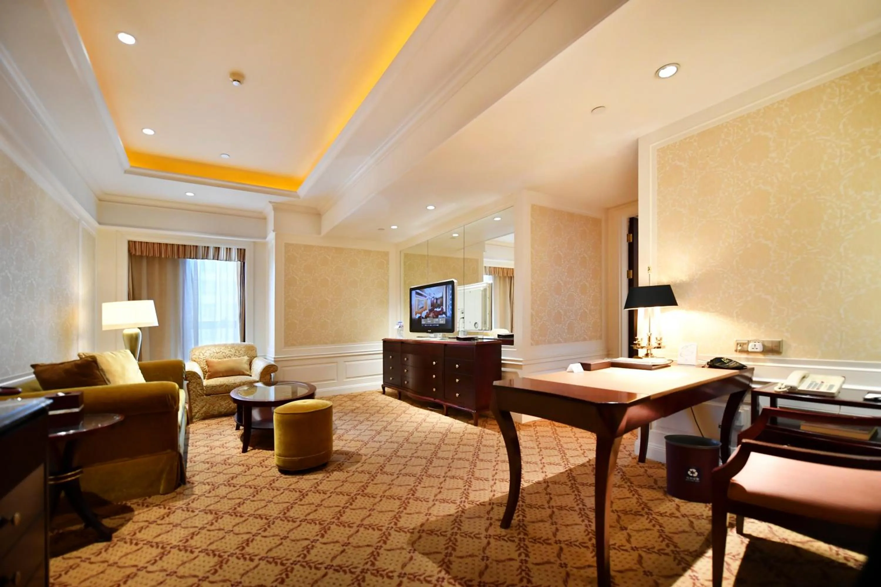 Seating area in Grand Central Hotel Shanghai - Nanjing Road