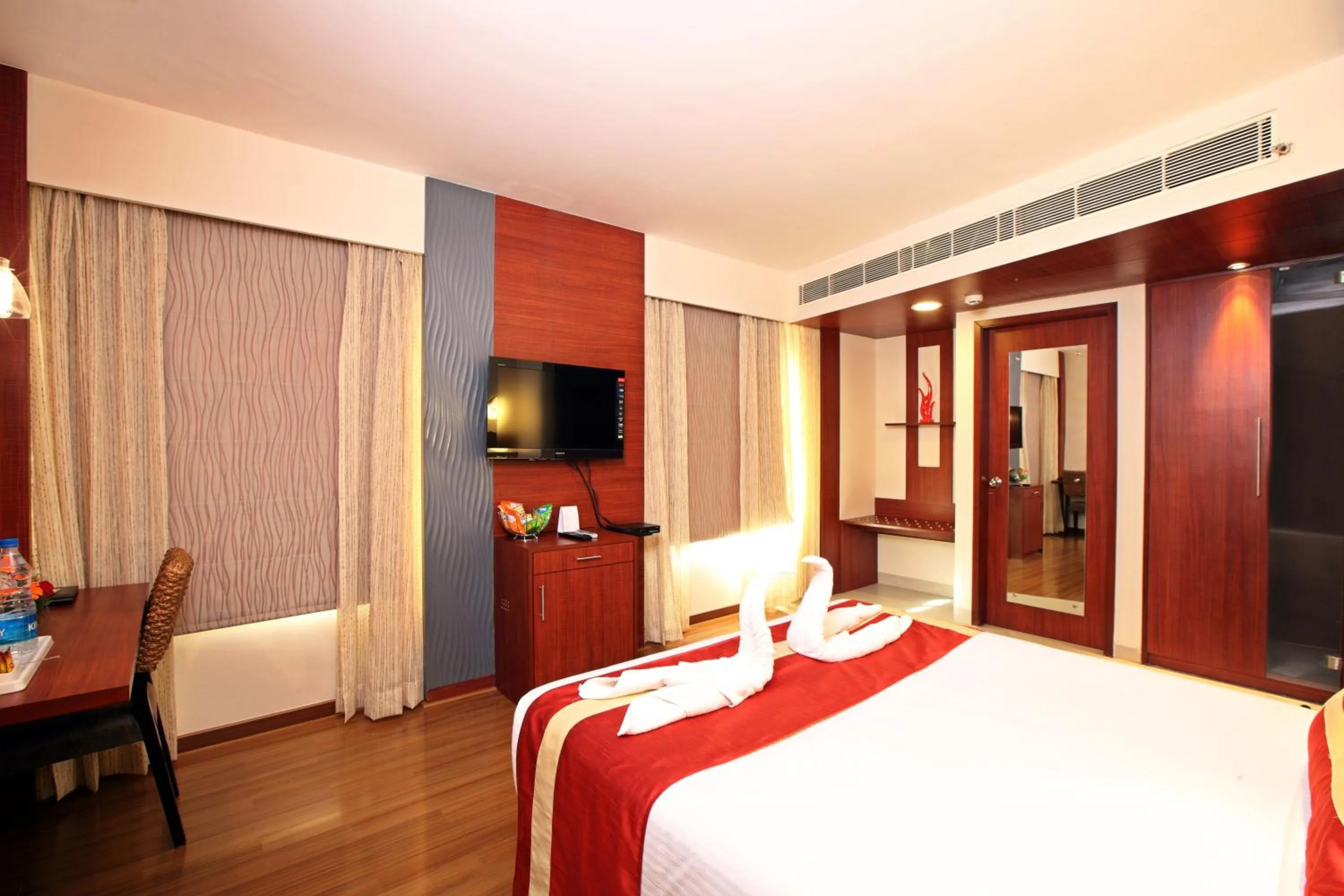 Photo of the whole room, Bed in Octave Hotel & Spa - Sarjapur Road