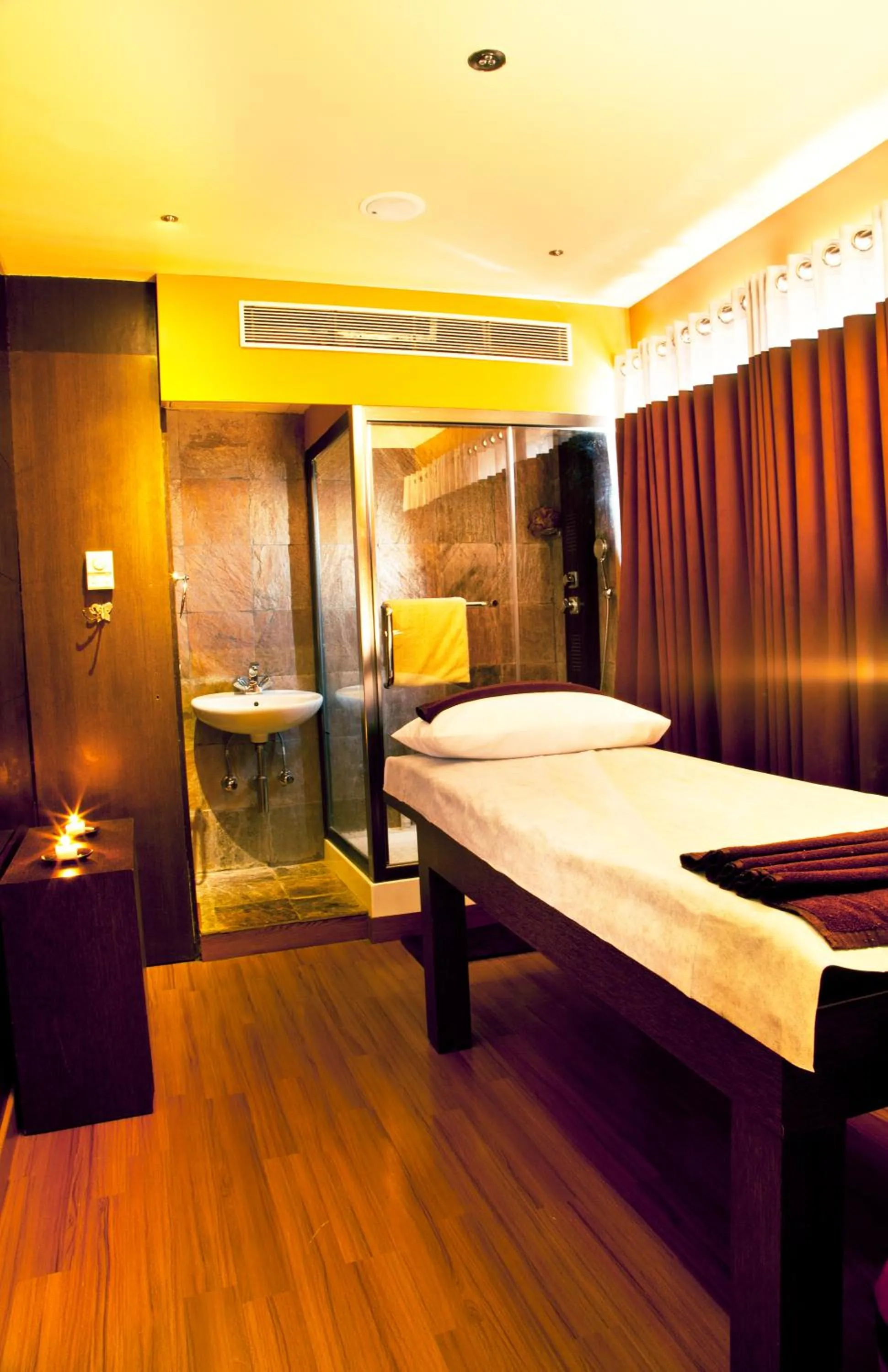 Spa and wellness centre/facilities, Bed in Octave Hotel & Spa - Sarjapur Road