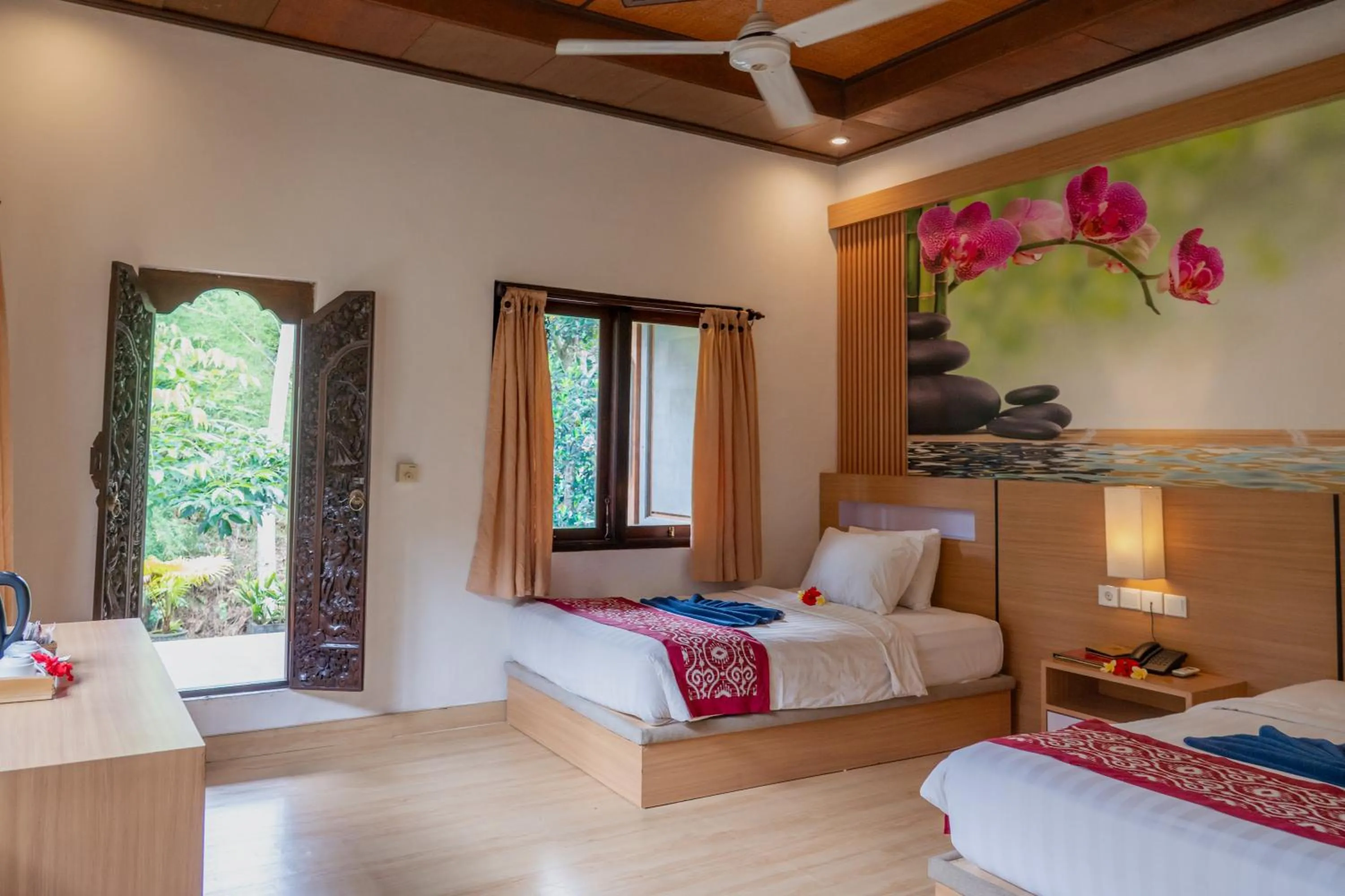 Bedroom, Bed in Nick's Pension