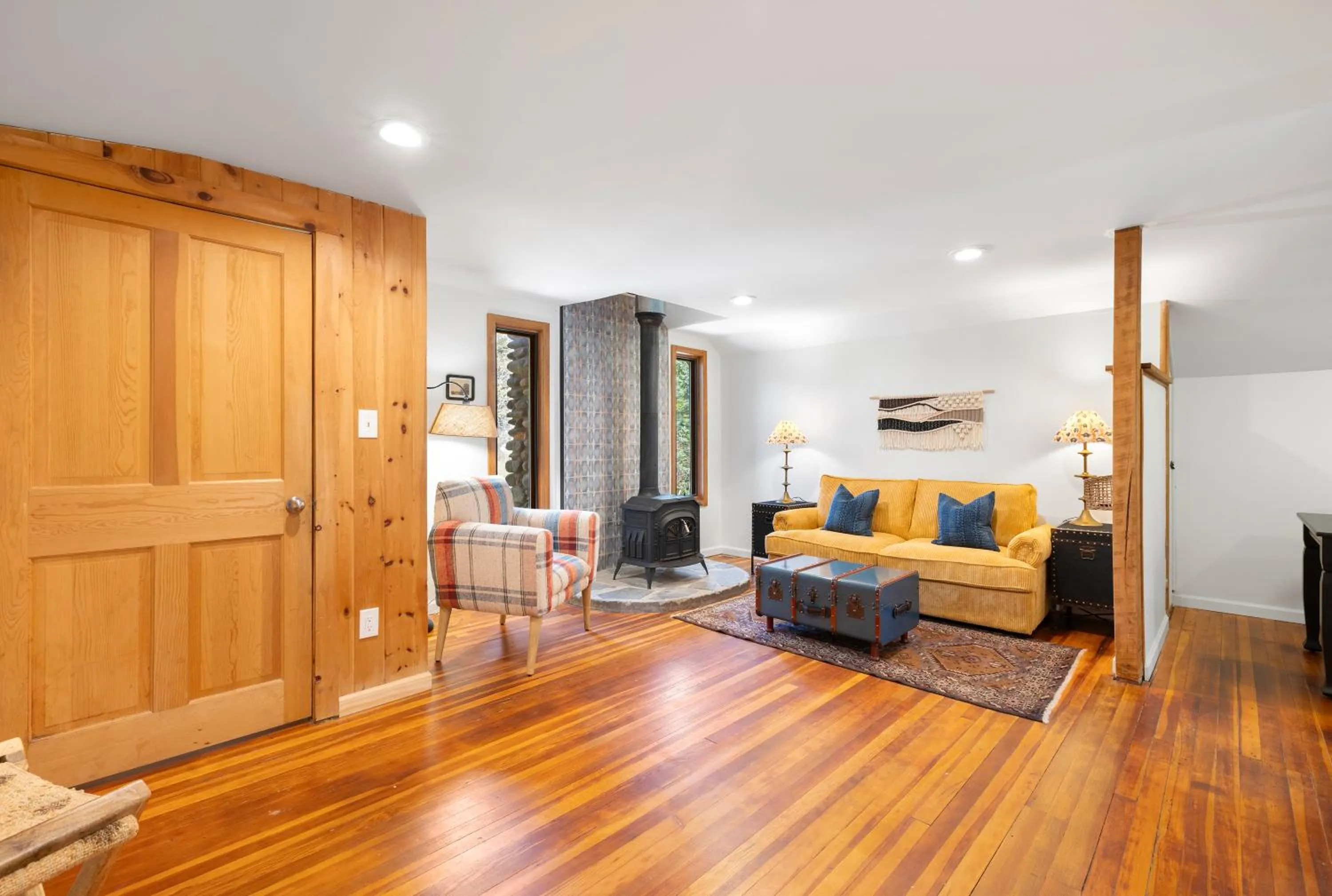 Living room in Phoenicia Lodge