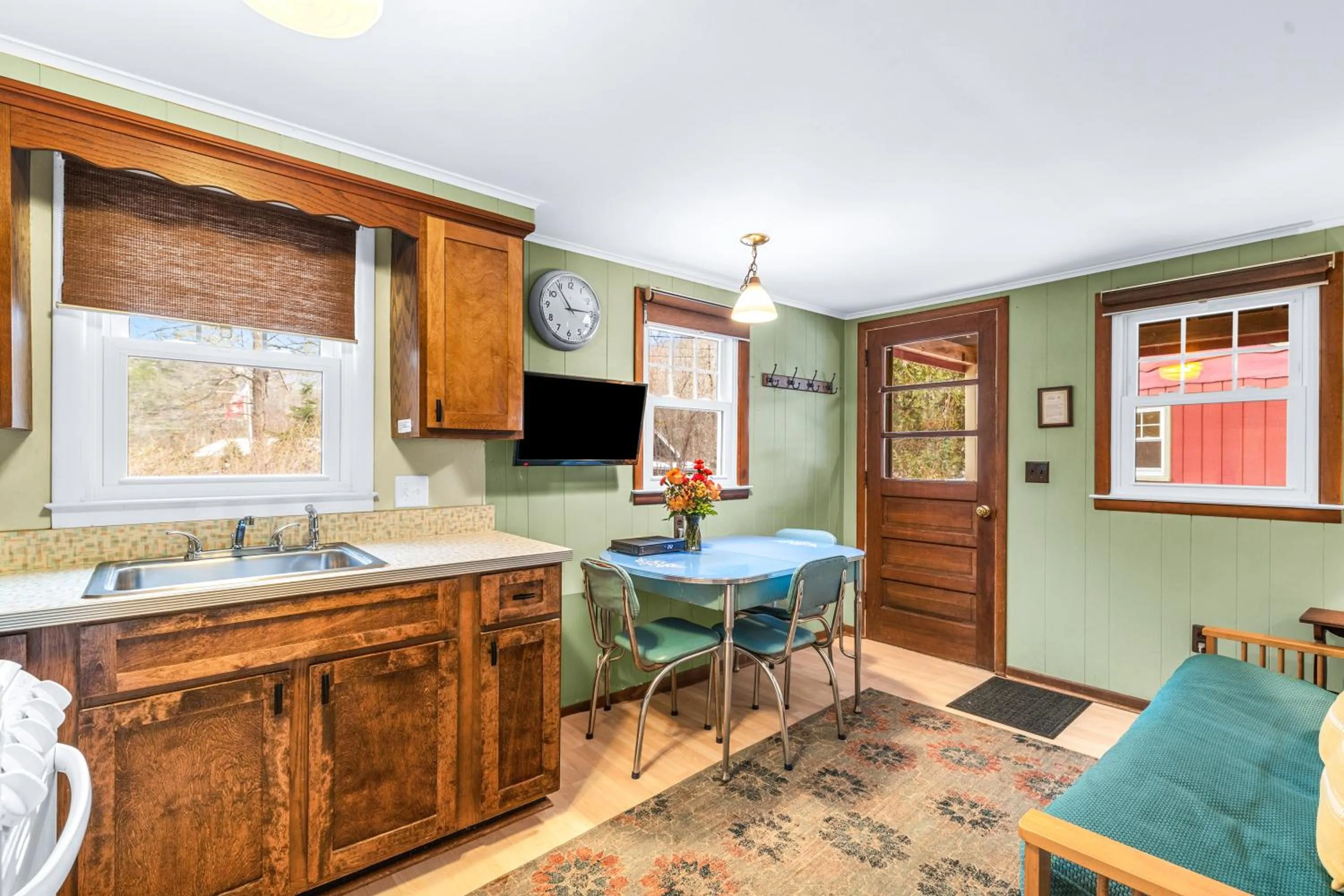 kitchen in Phoenicia Lodge