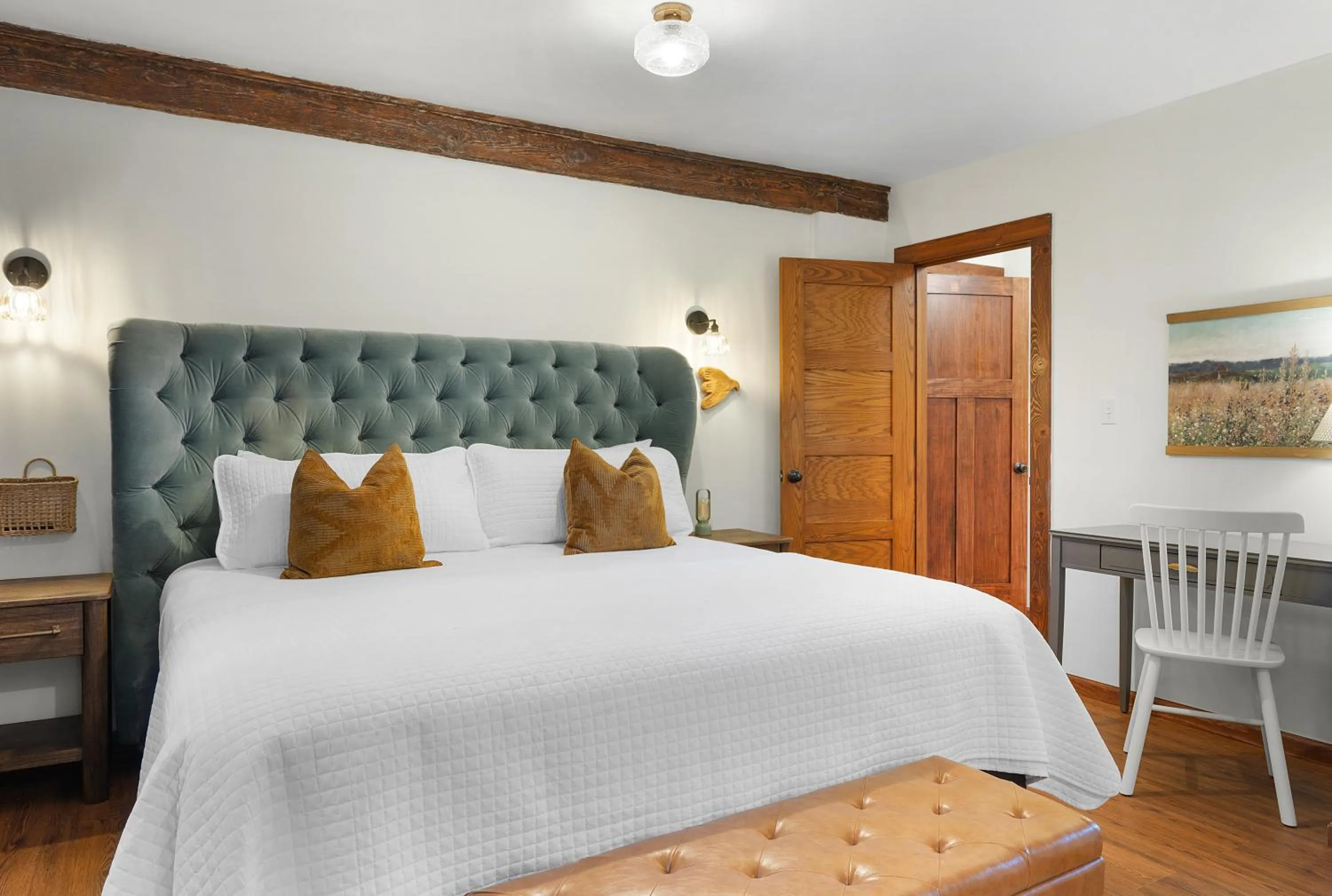 Bedroom, Bed in Phoenicia Lodge