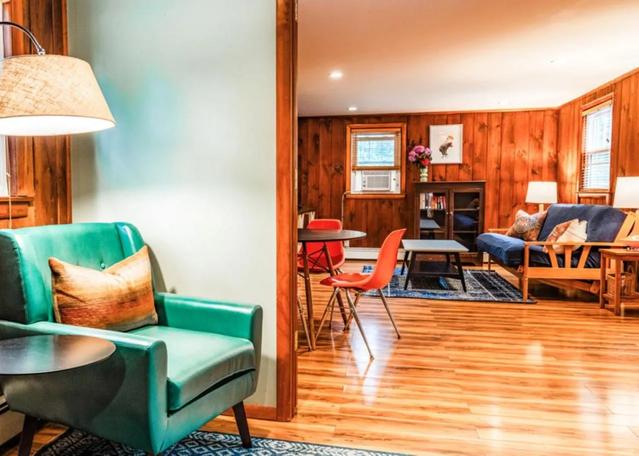 Living room in Phoenicia Lodge