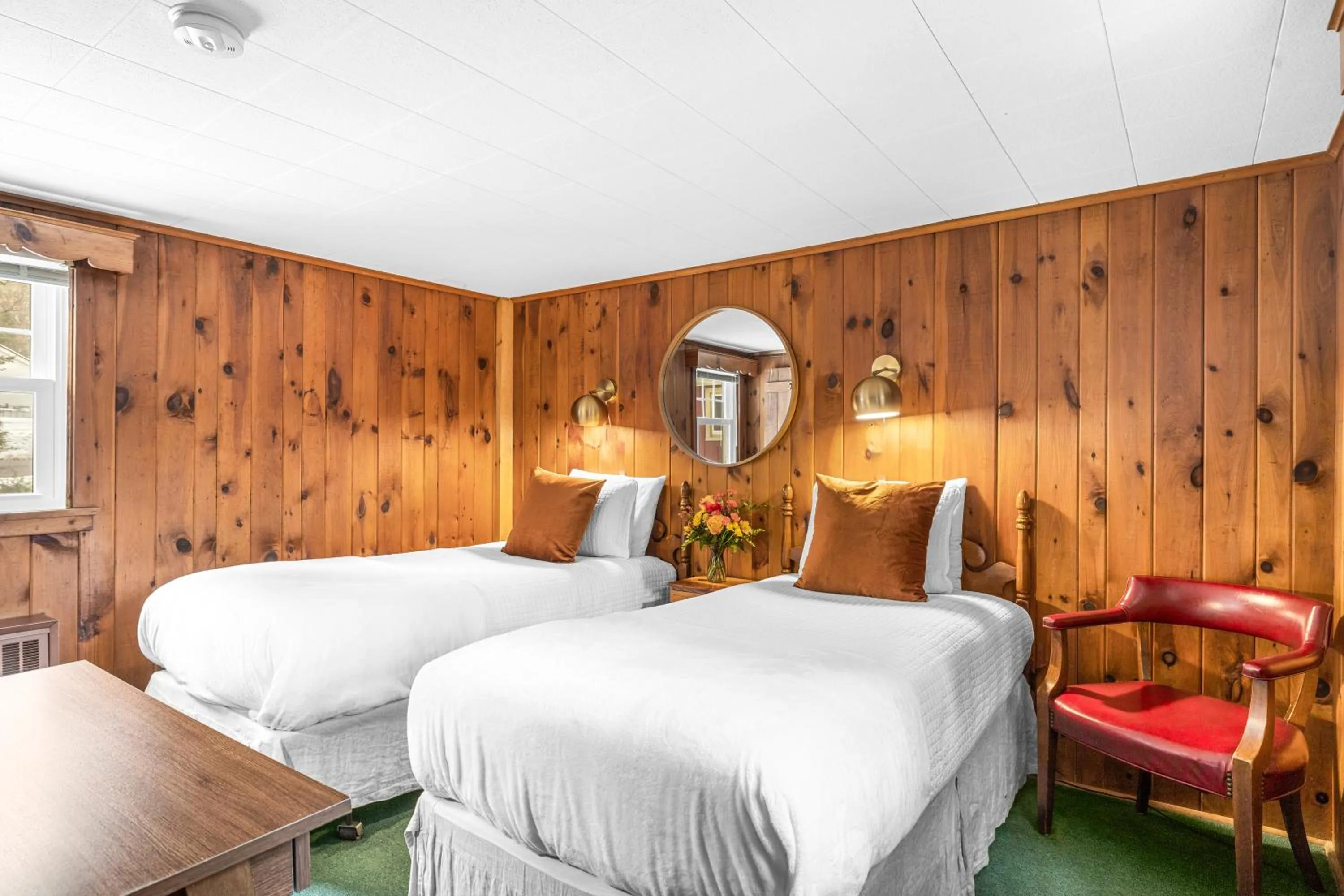 Bedroom, Bed in Phoenicia Lodge