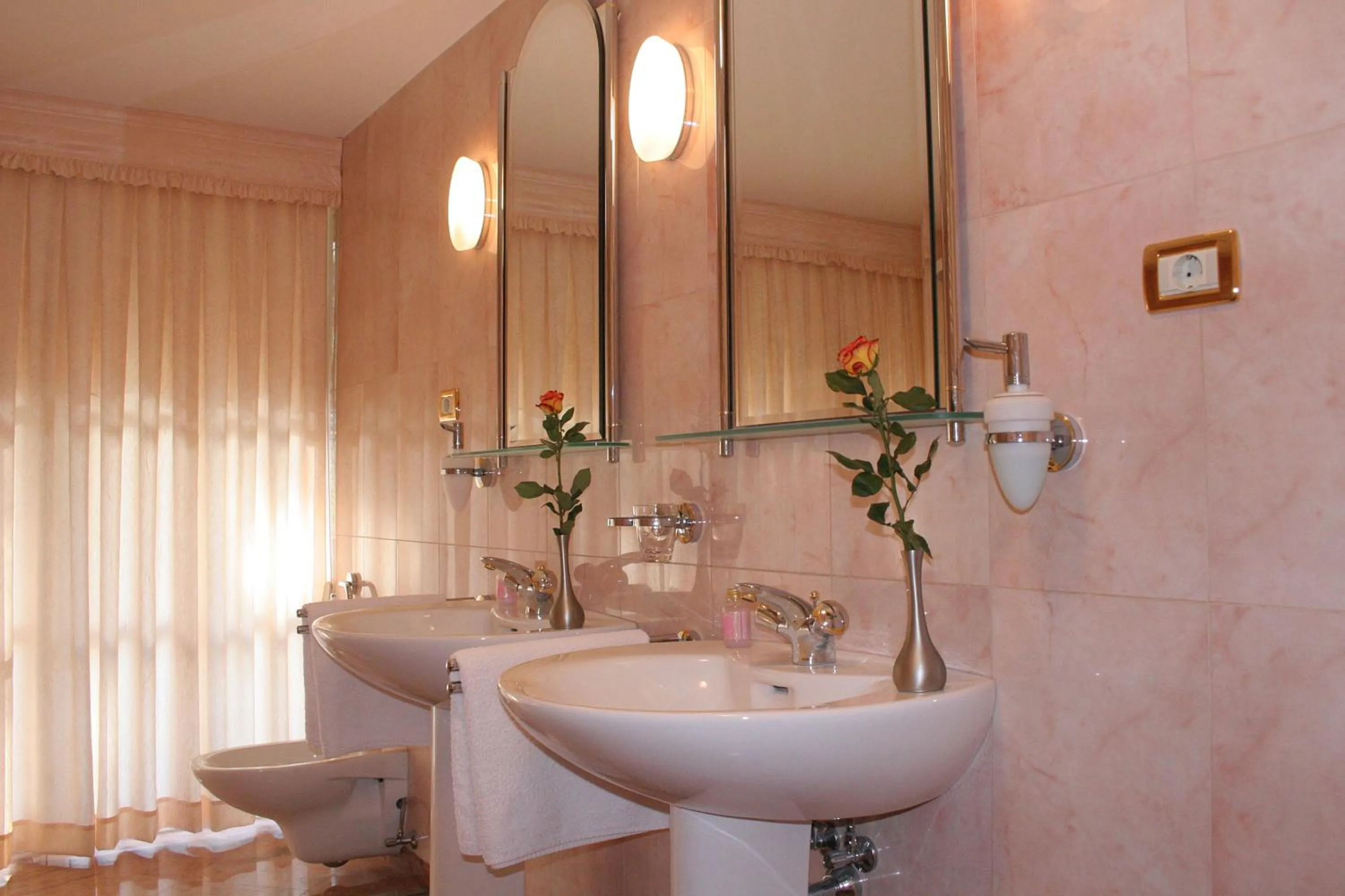 Toilet in PRIVILLAGE Stare - B&B