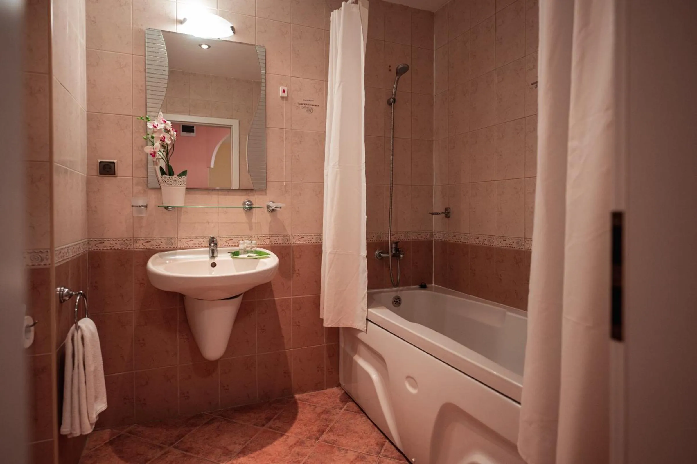 Toilet in Hotel Paradise Green Park