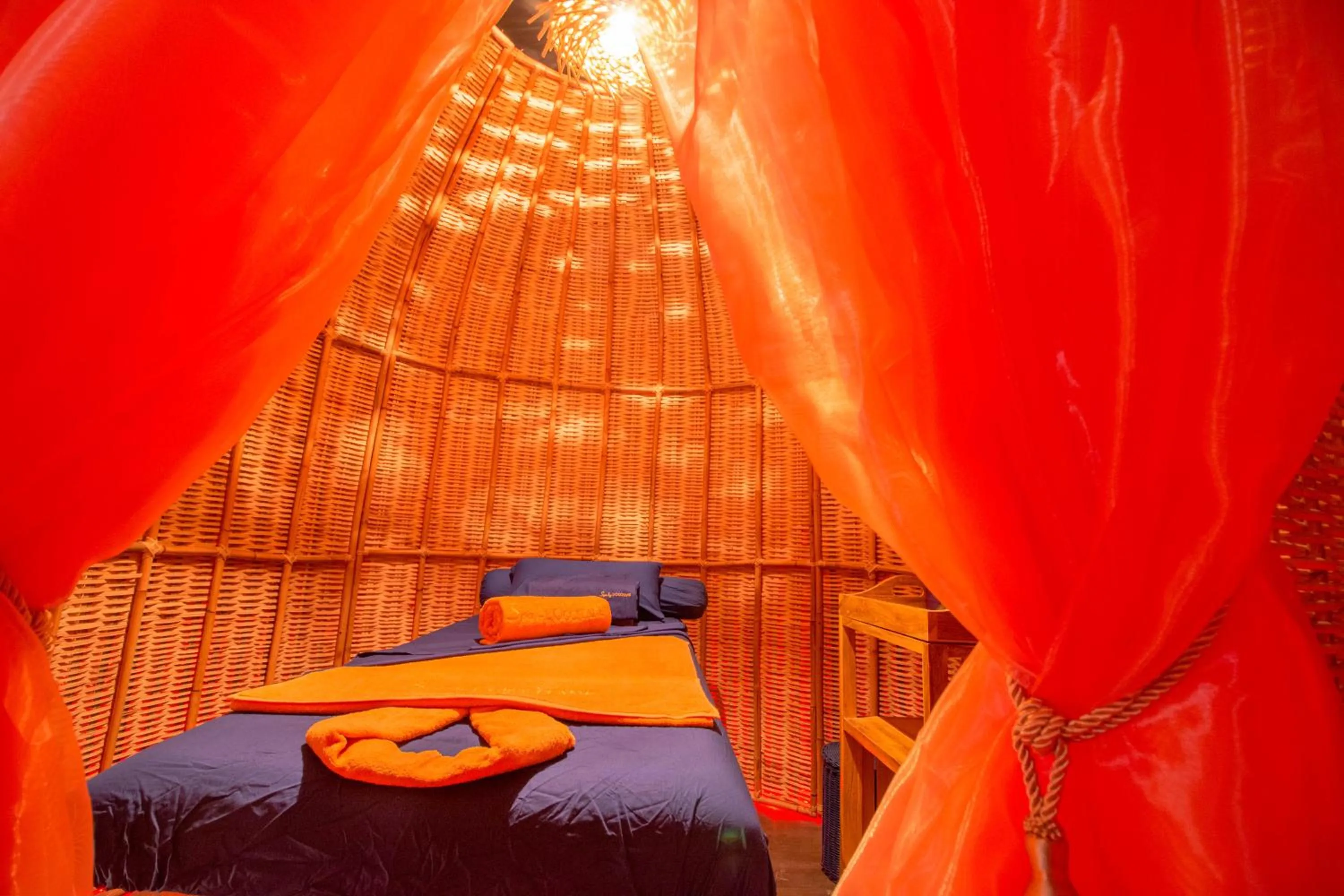 Spa and wellness centre/facilities, Bed in Kupu Kupu Jimbaran Beach Hotel & Spa by L’Occitane