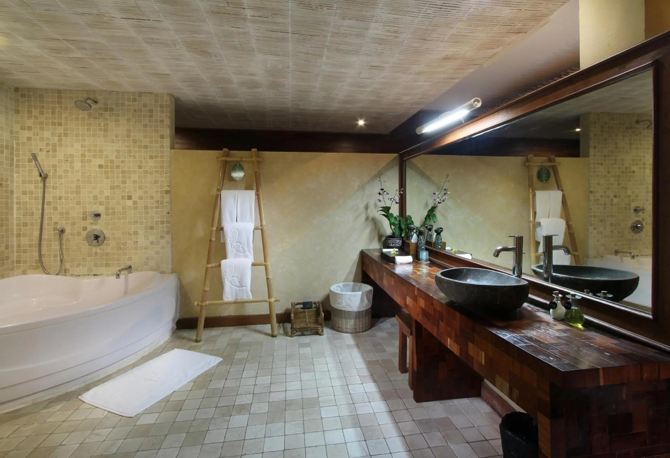 Shower in Kupu Kupu Jimbaran Beach Hotel & Spa by L’Occitane