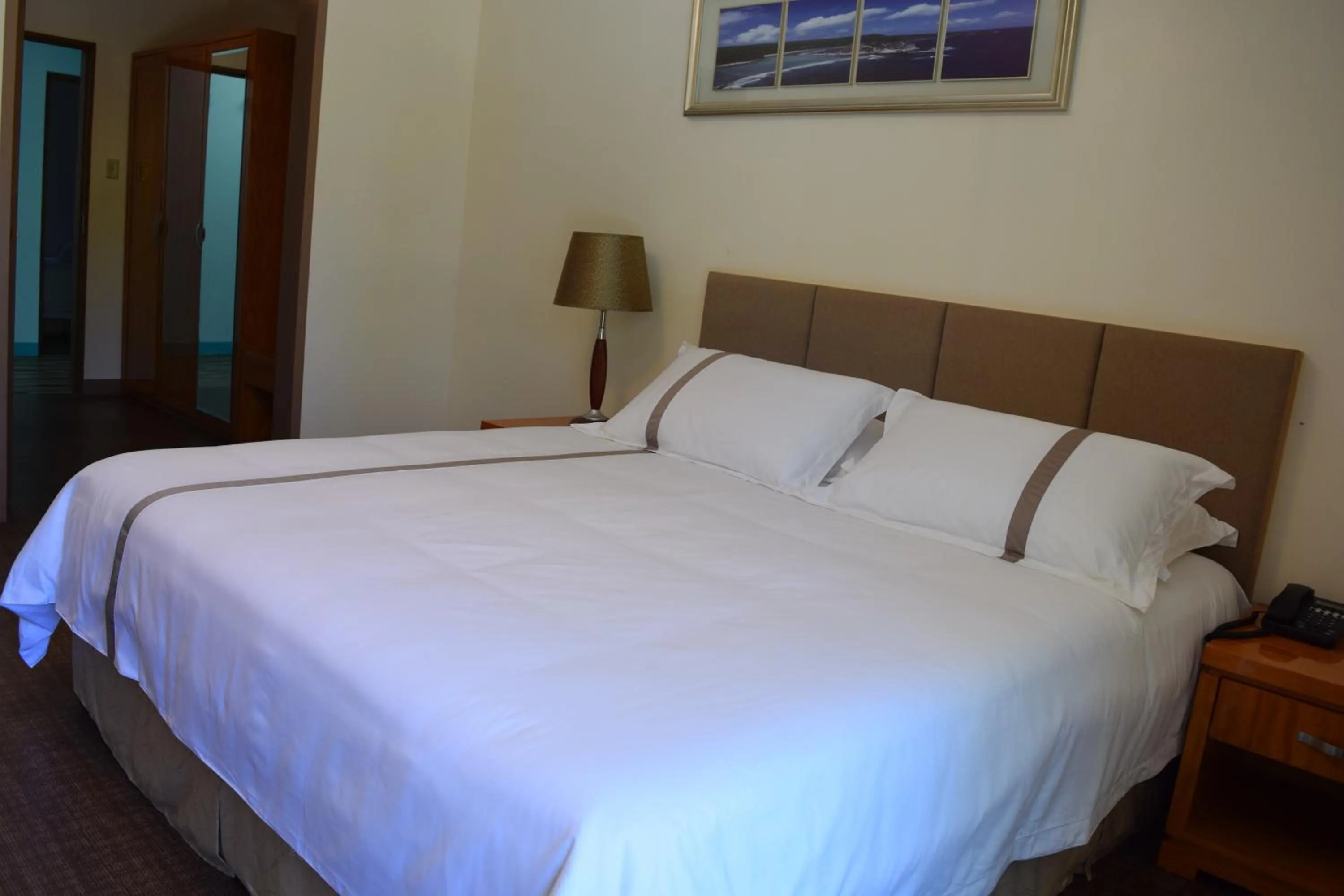 Bedroom, Bed in Saipan Beach Hotel