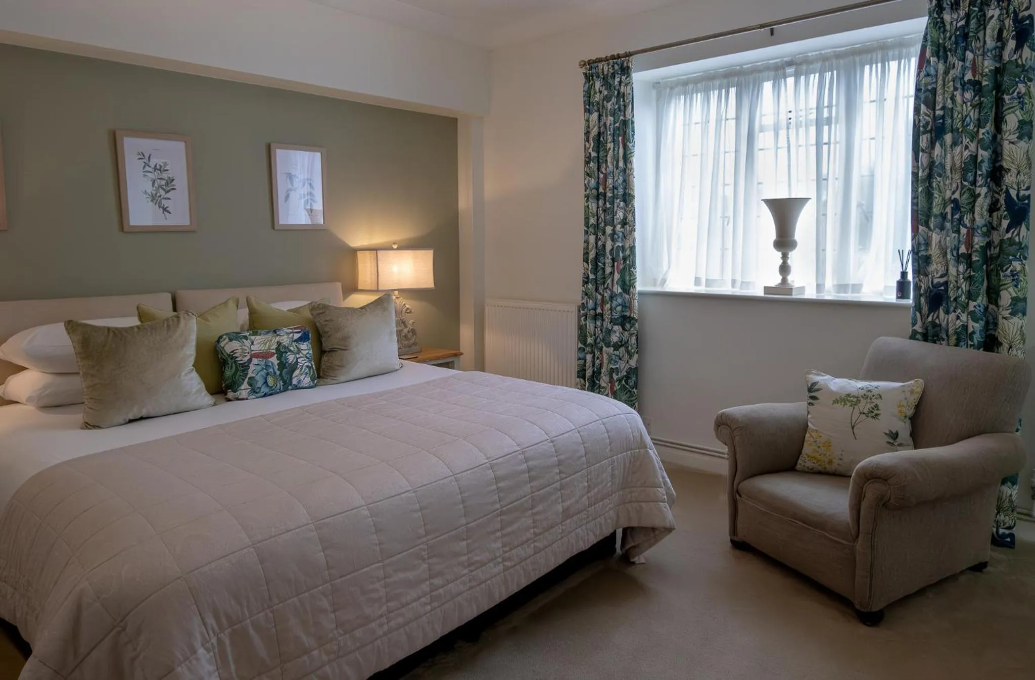 Bedroom, Bed in Leeds Castle Stable Courtyard Bed and Breakfast