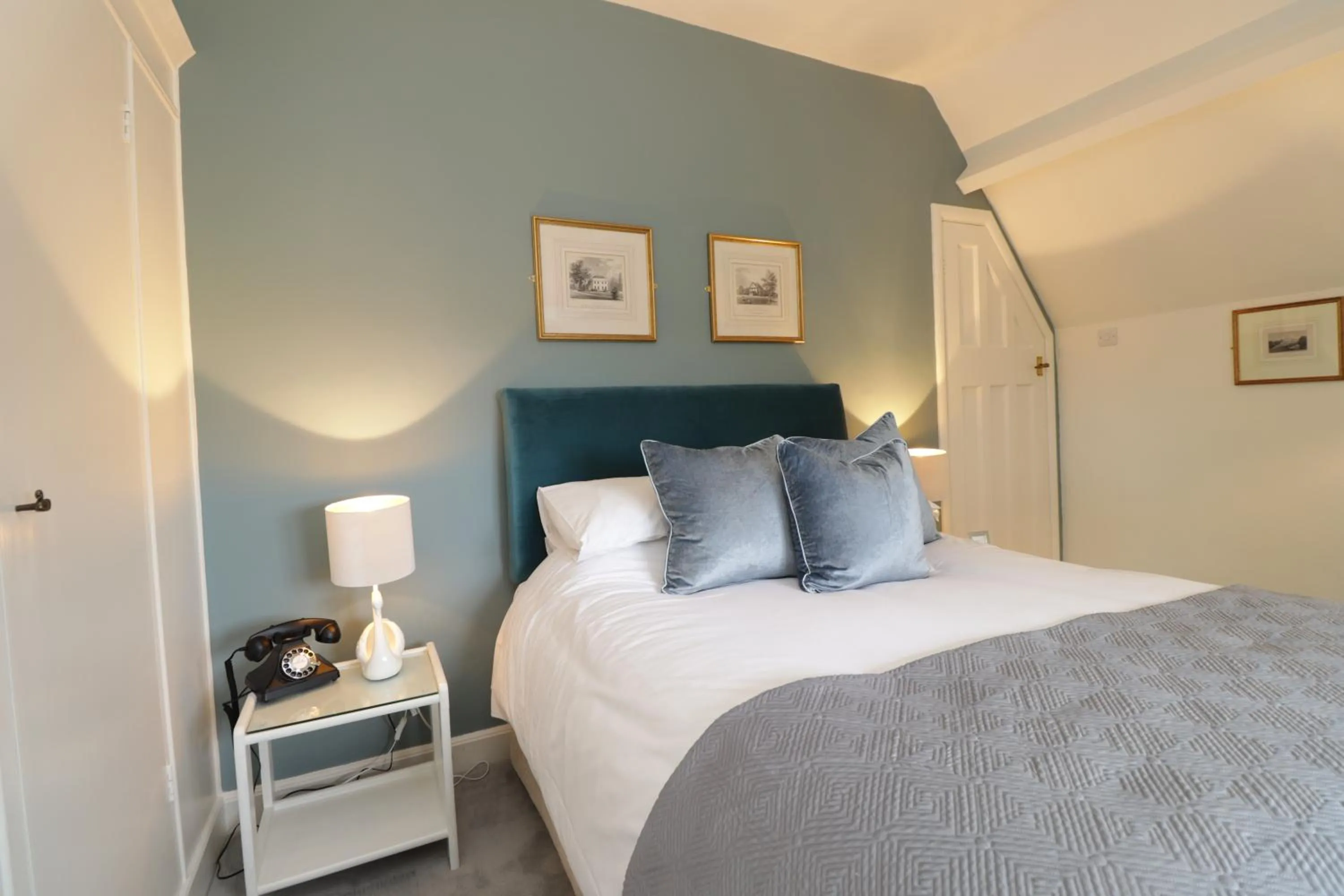 Family, Bed in Leeds Castle Stable Courtyard Bed and Breakfast