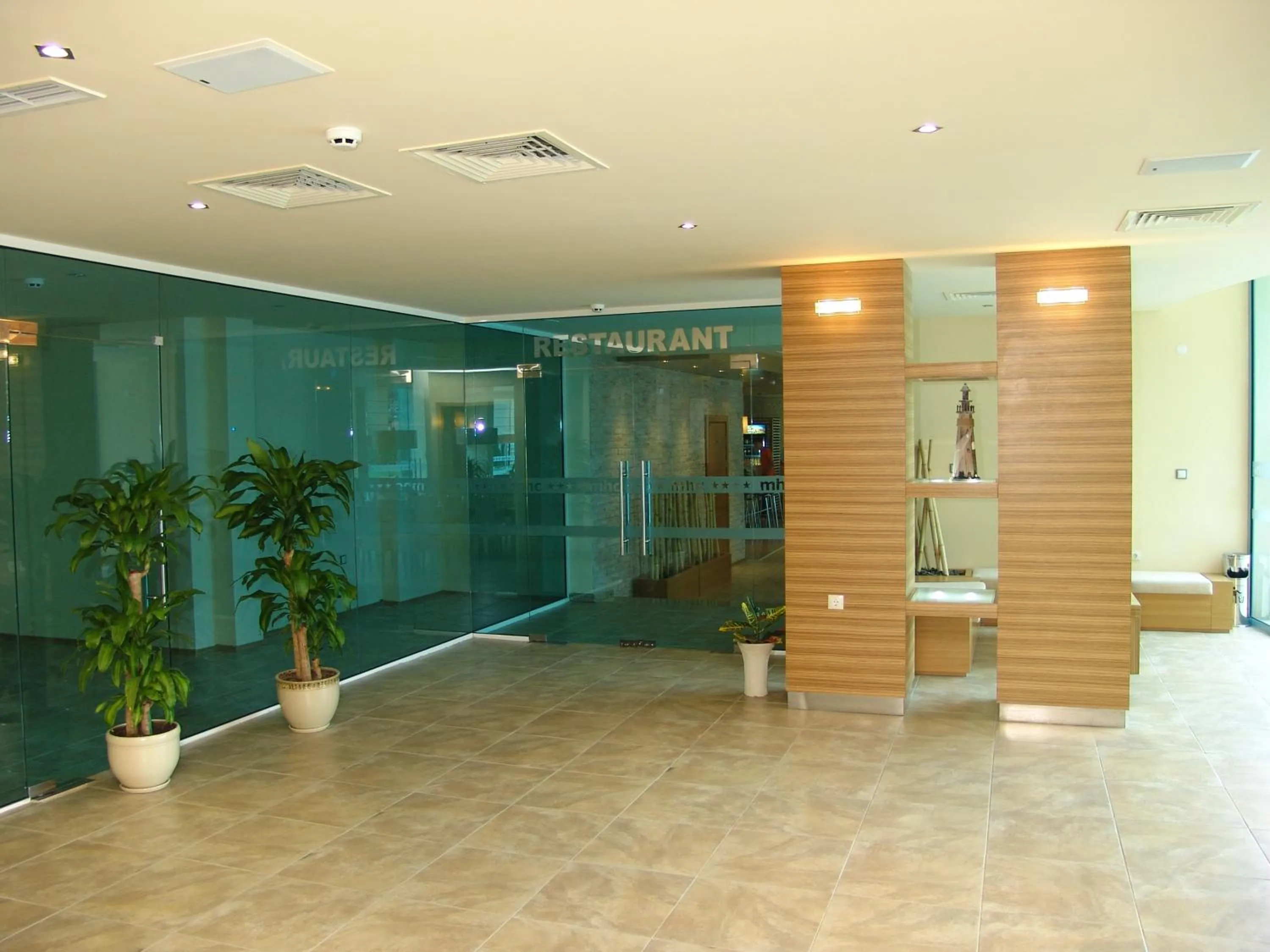 Day in Aparthotel Marina Holiday Club - All Inclusive & Free Parking