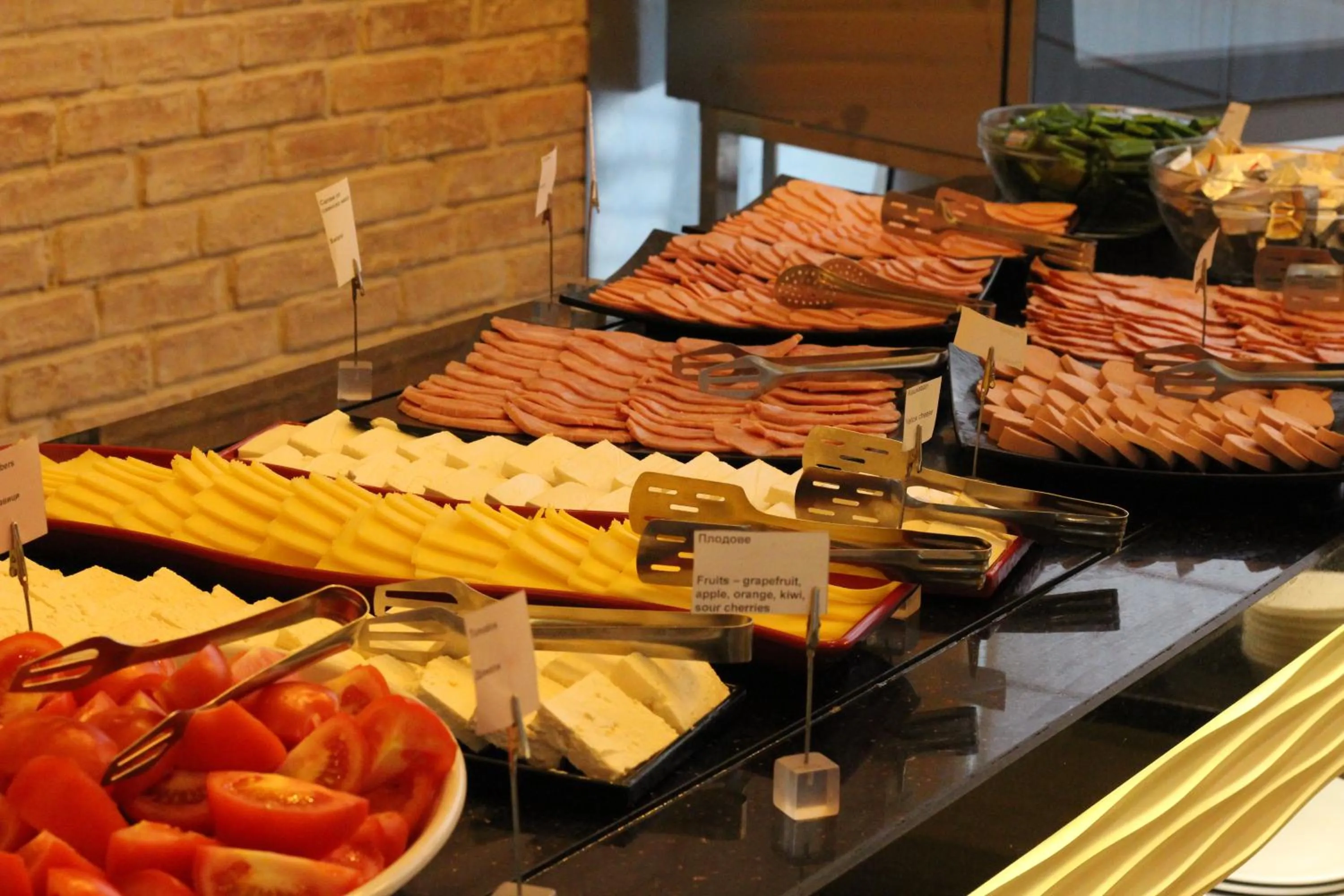 Breakfast in Aparthotel Marina Holiday Club - All Inclusive & Free Parking