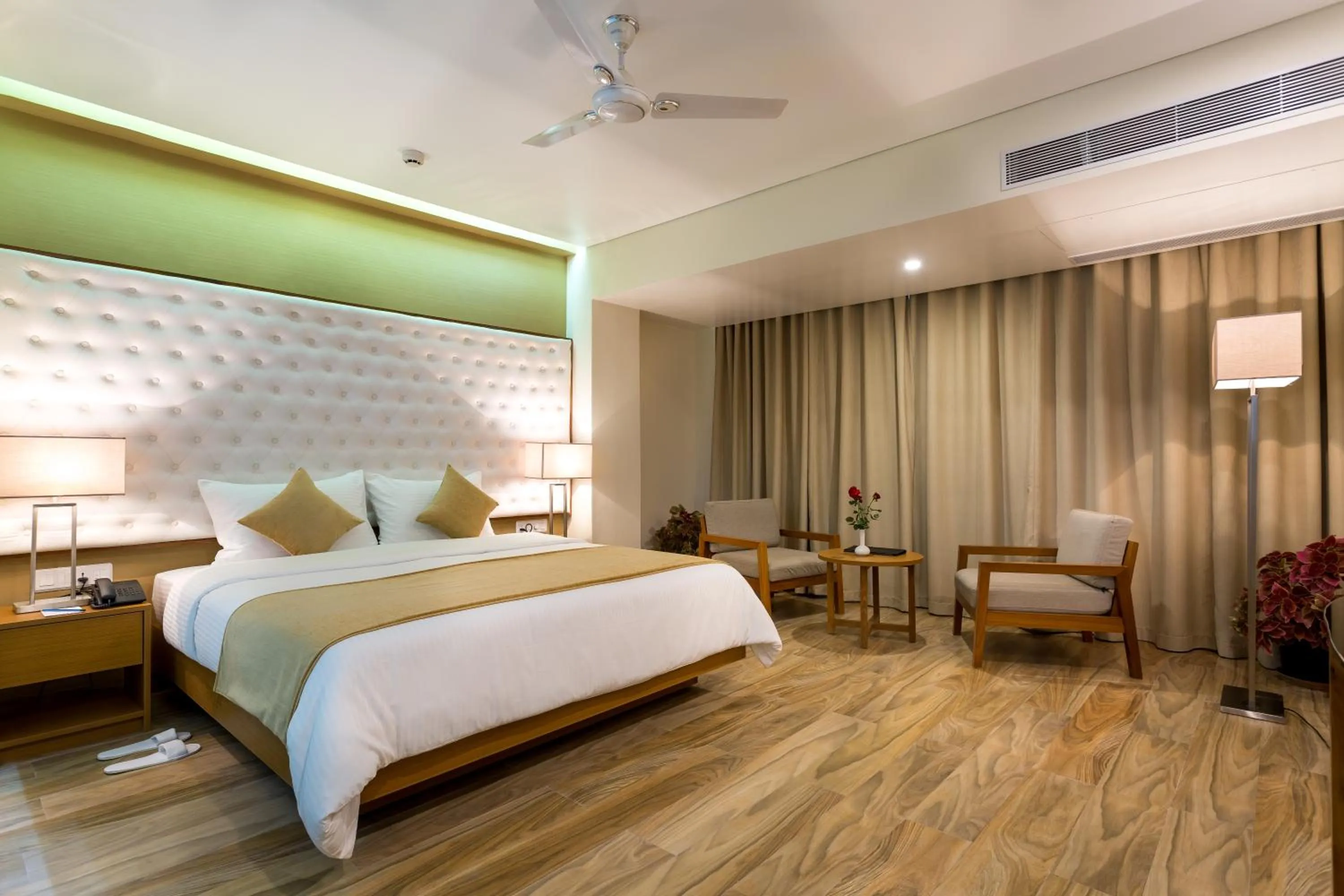 Bedroom, Bed in Classic Grande,a Member of Radisson