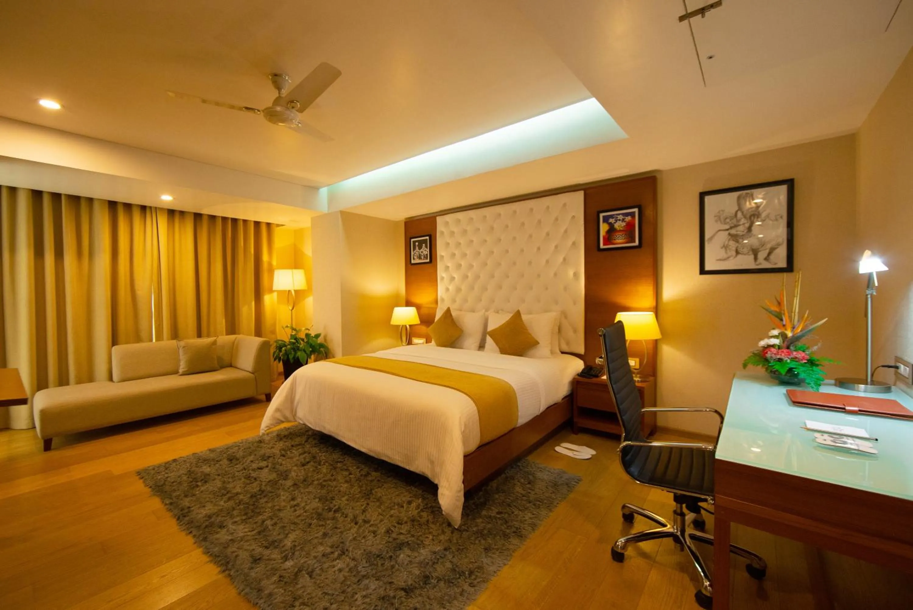 Bedroom, Bed in Classic Grande,a Member of Radisson