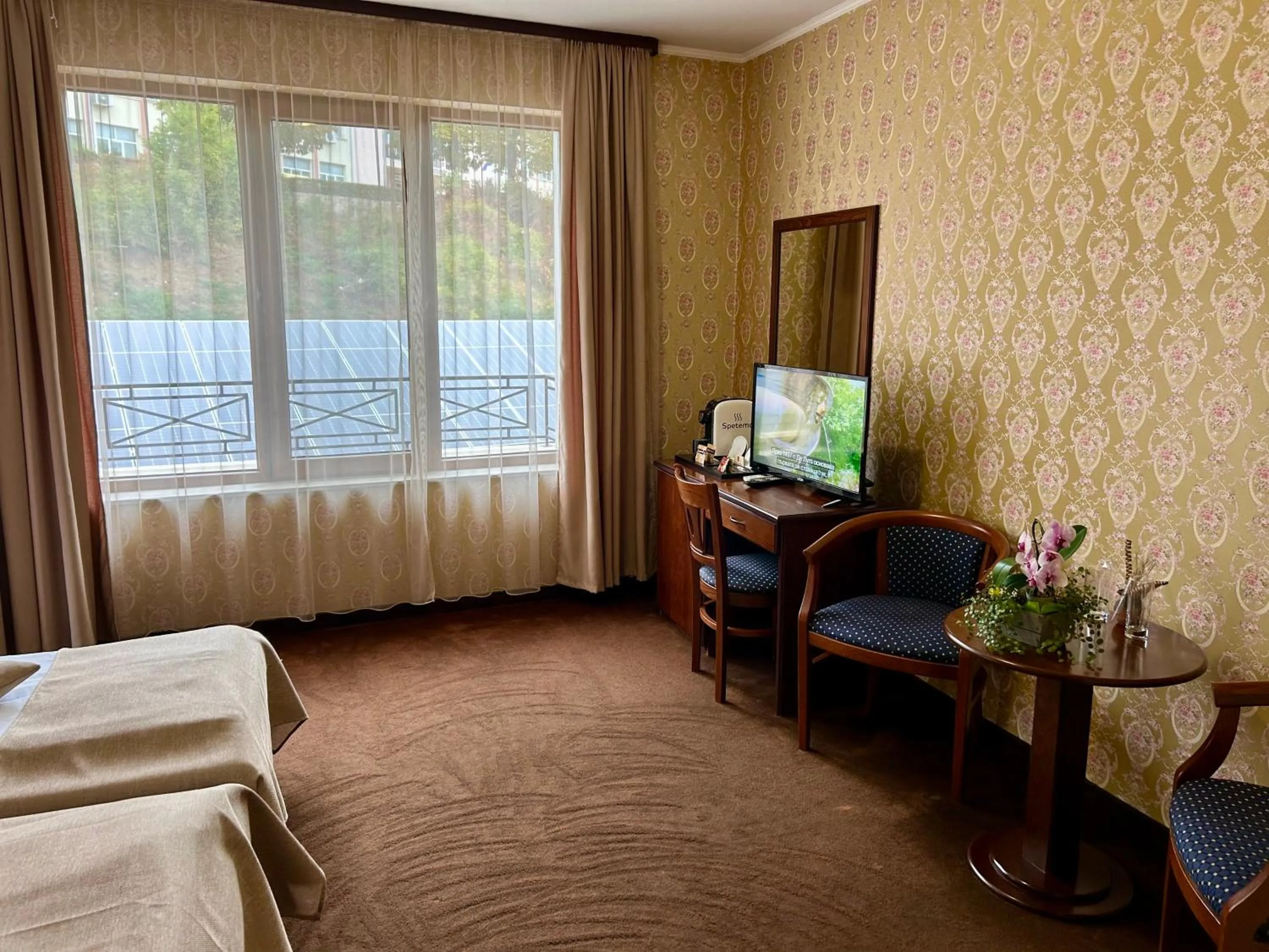 Bed in Chateau Montagne Hotel Troyan