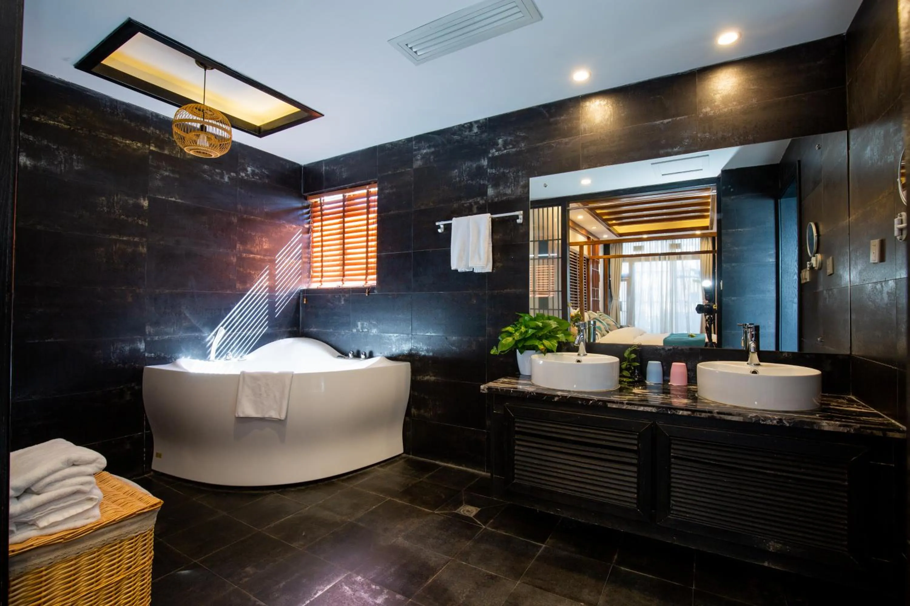 Bathroom in Lijiang Gemmer Hotel