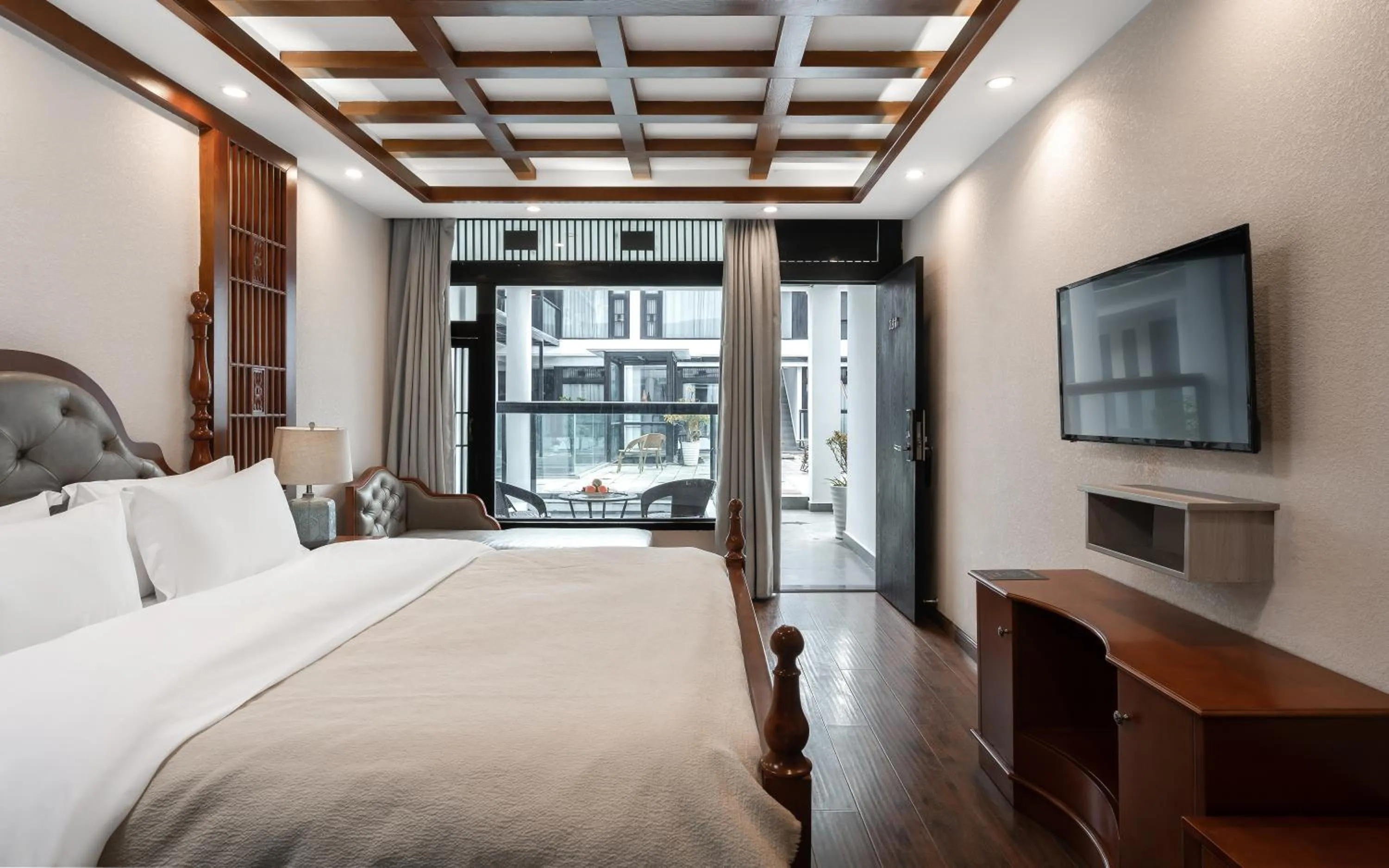 Bedroom, Bed in Lijiang Gemmer Hotel