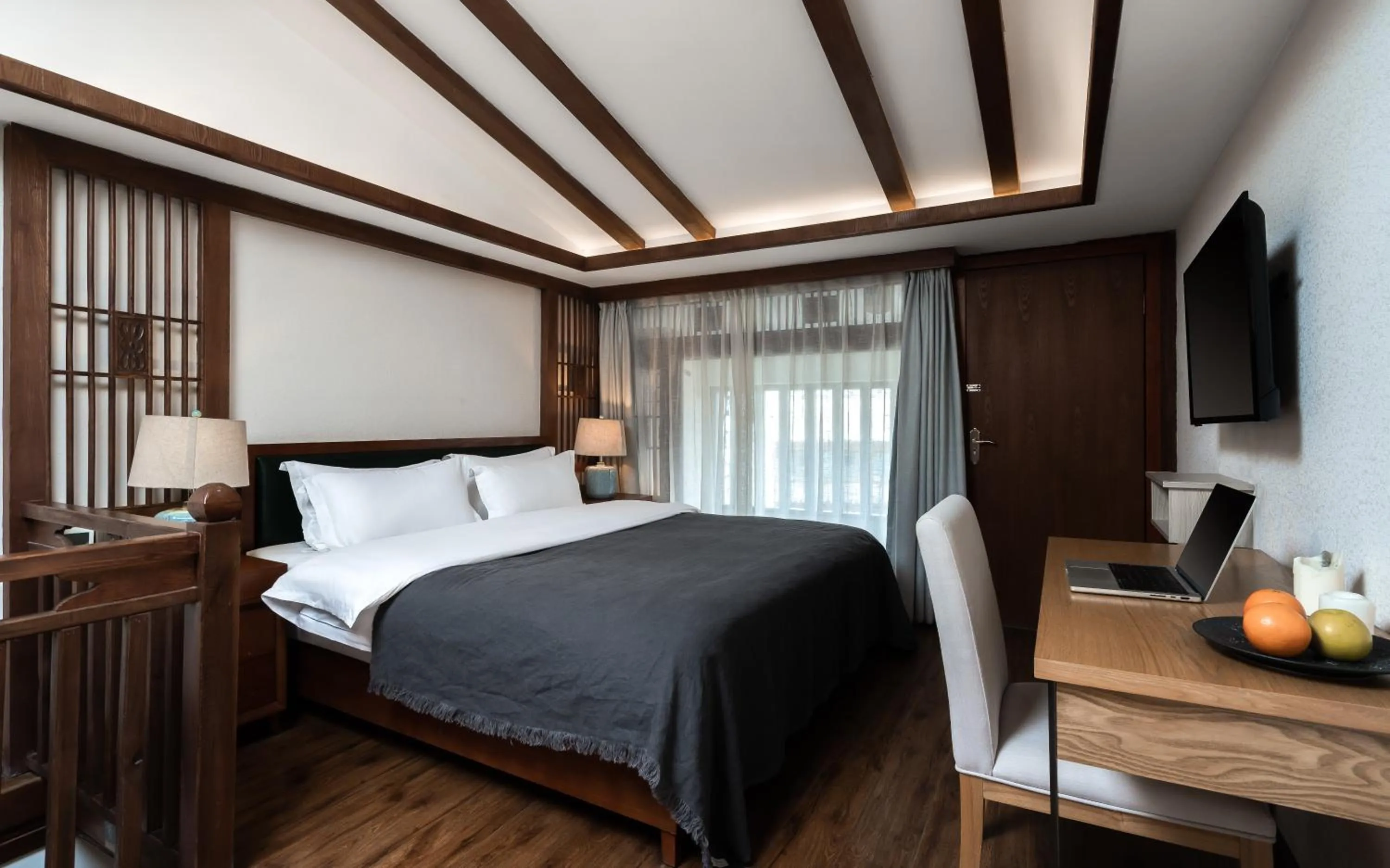 Bedroom, Bed in Lijiang Gemmer Hotel