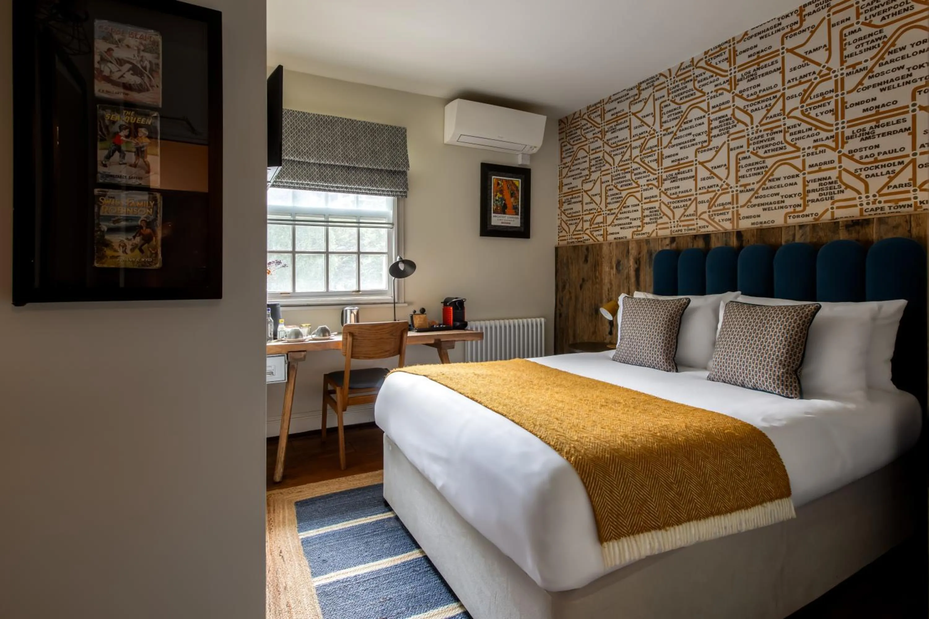 Bed in The Pilot Inn